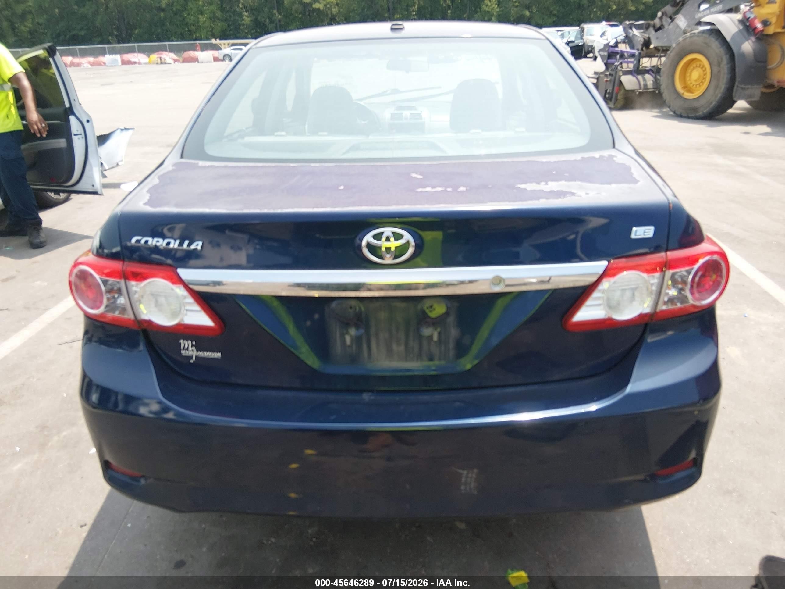 2013 Toyota Corolla Le Blue vin: 5YFBU4EE0DP177068