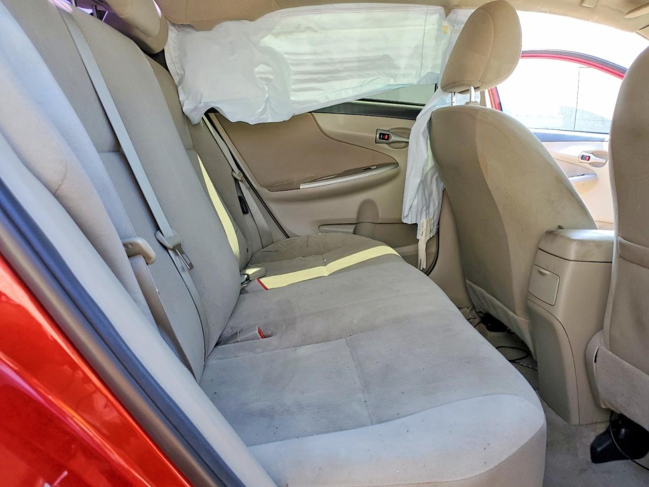 2013 Toyota Corolla Le Red vin: 5YFBU4EE0DP180875