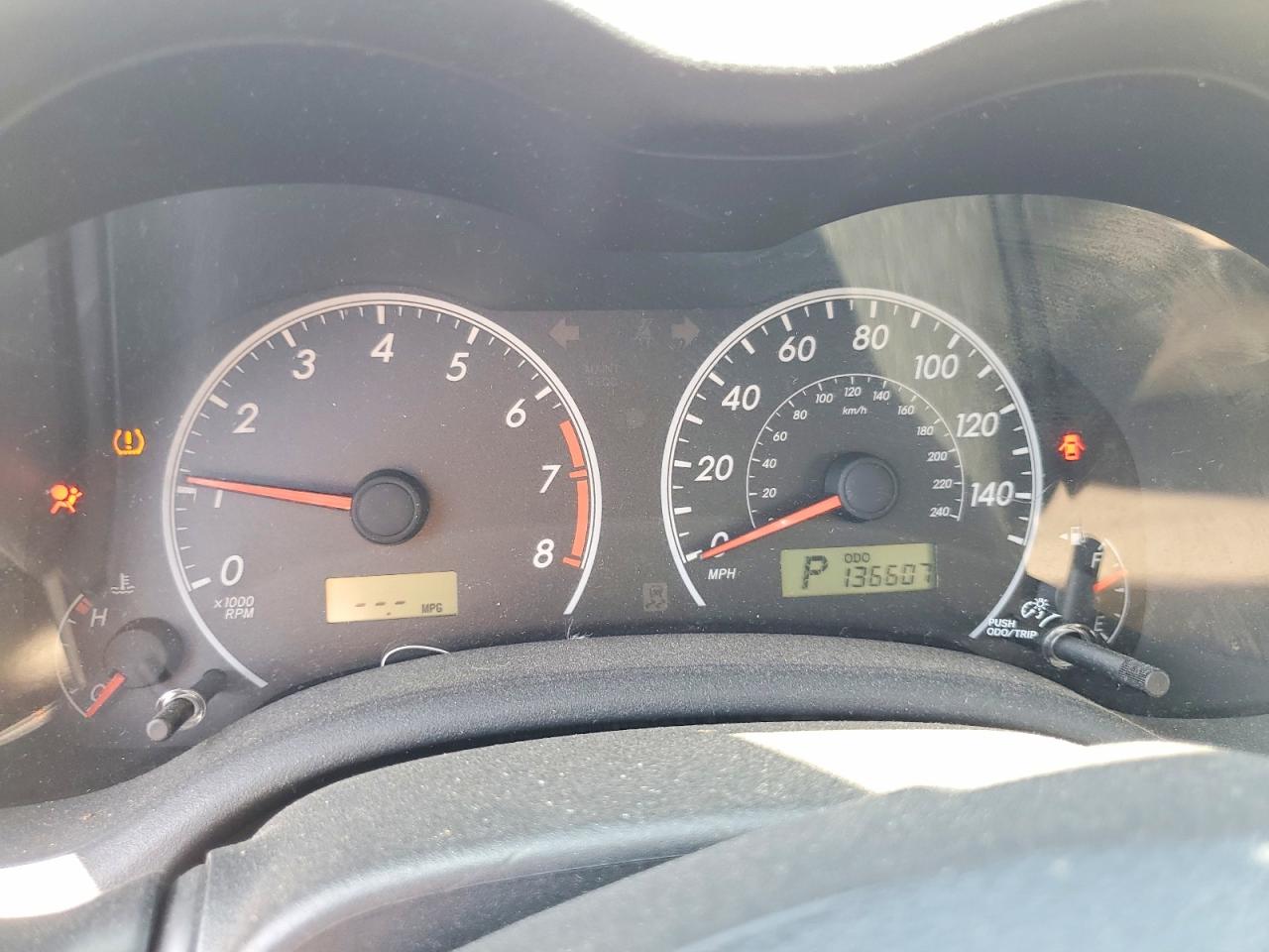 2013 Toyota Corolla Le Red vin: 5YFBU4EE0DP180875