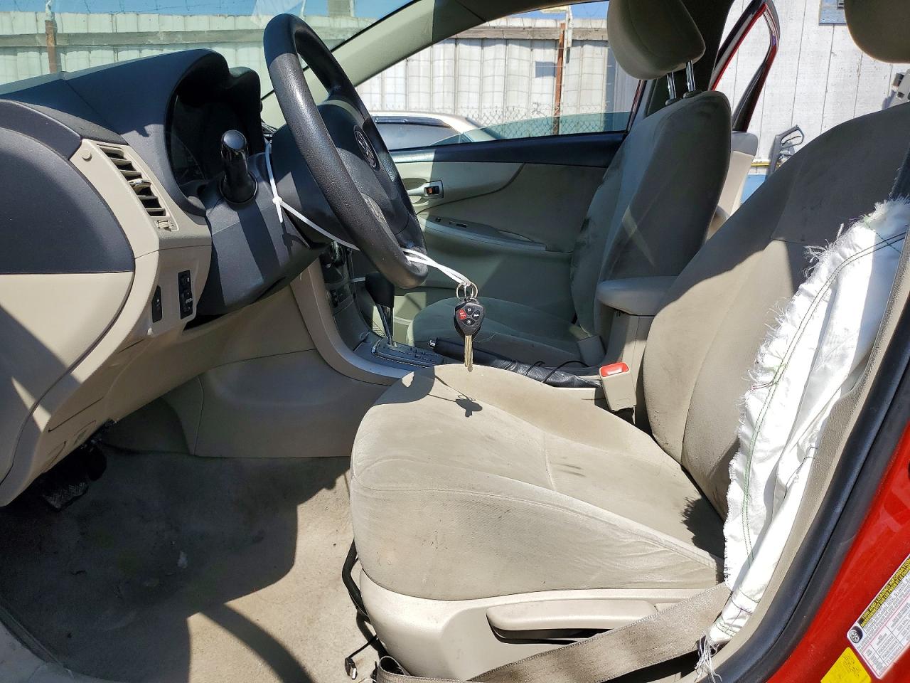 2013 Toyota Corolla Le Red vin: 5YFBU4EE0DP180875