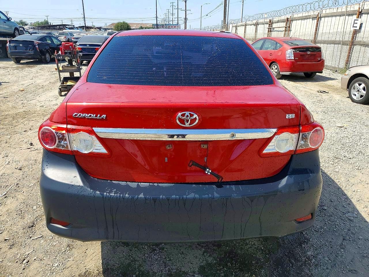 2013 Toyota Corolla Le Red vin: 5YFBU4EE0DP180875
