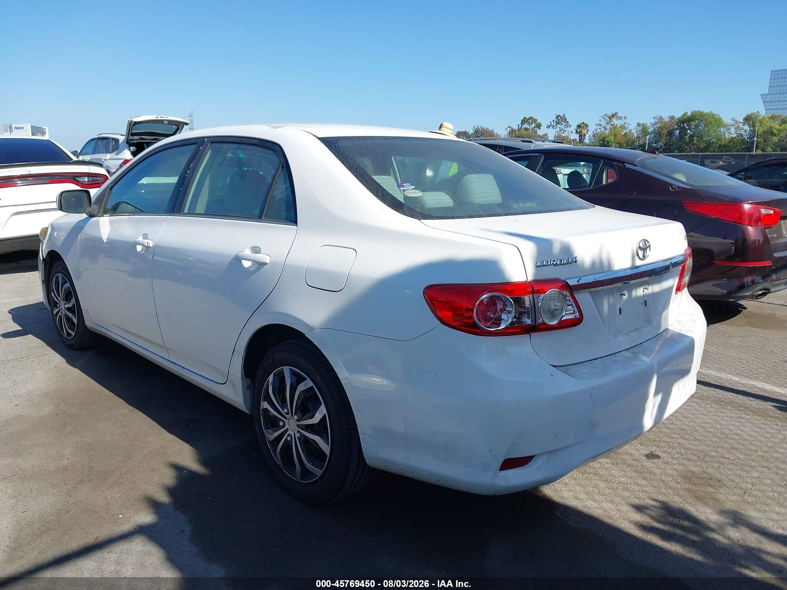 2013 Toyota Corolla Le Белый vin: 5YFBU4EE0DP182593