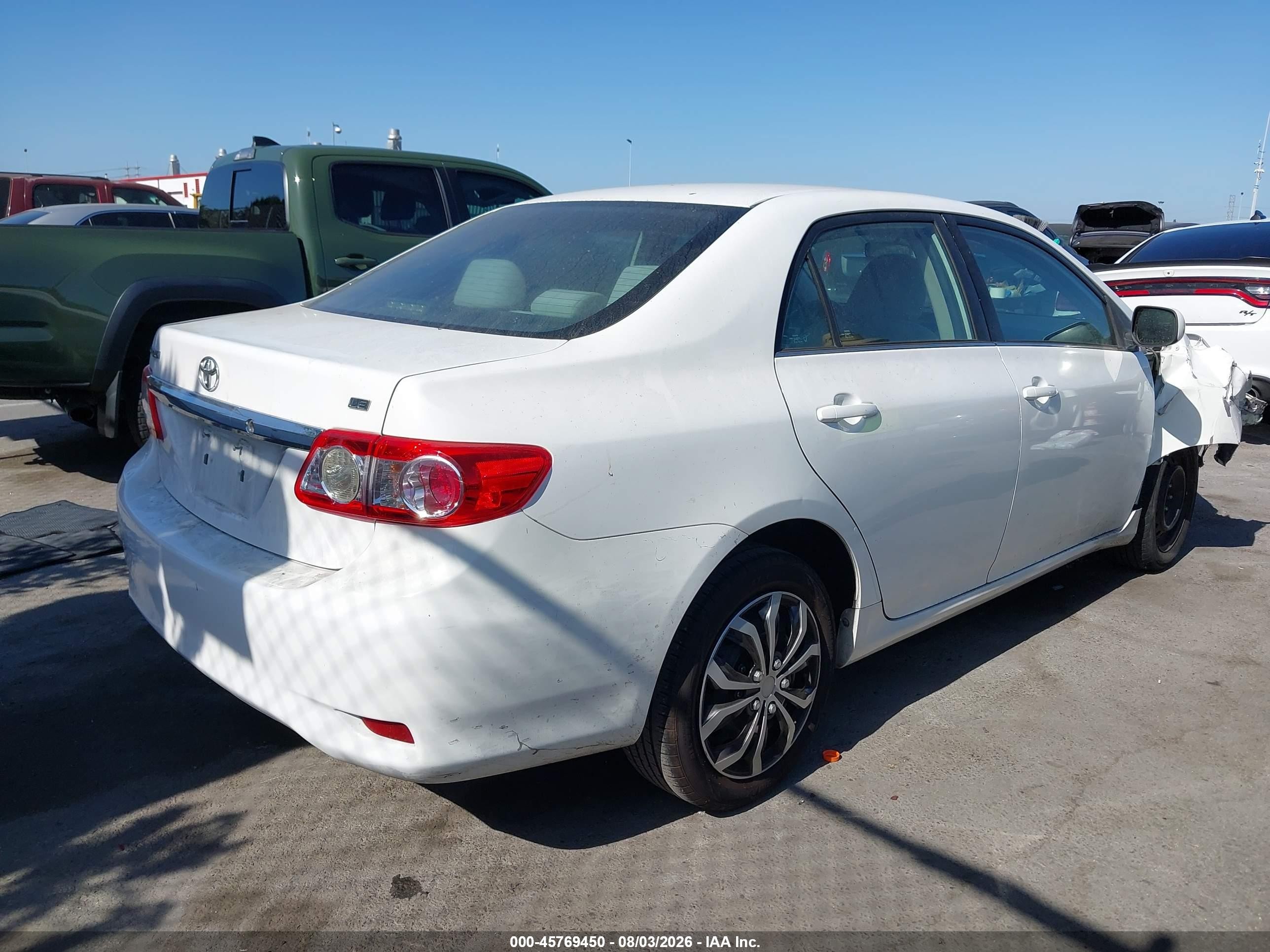 2013 Toyota Corolla Le Белый vin: 5YFBU4EE0DP182593