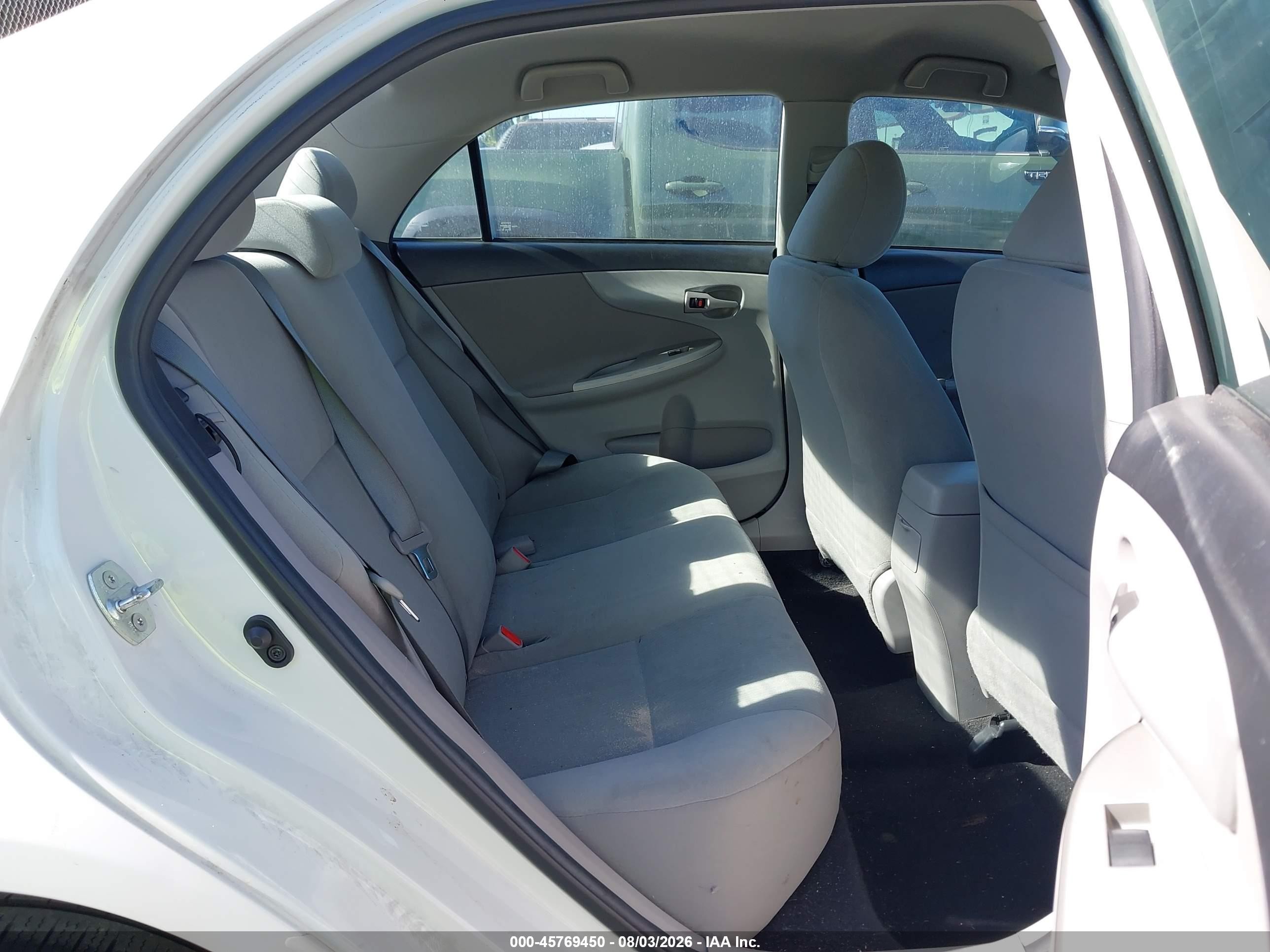 2013 Toyota Corolla Le Белый vin: 5YFBU4EE0DP182593