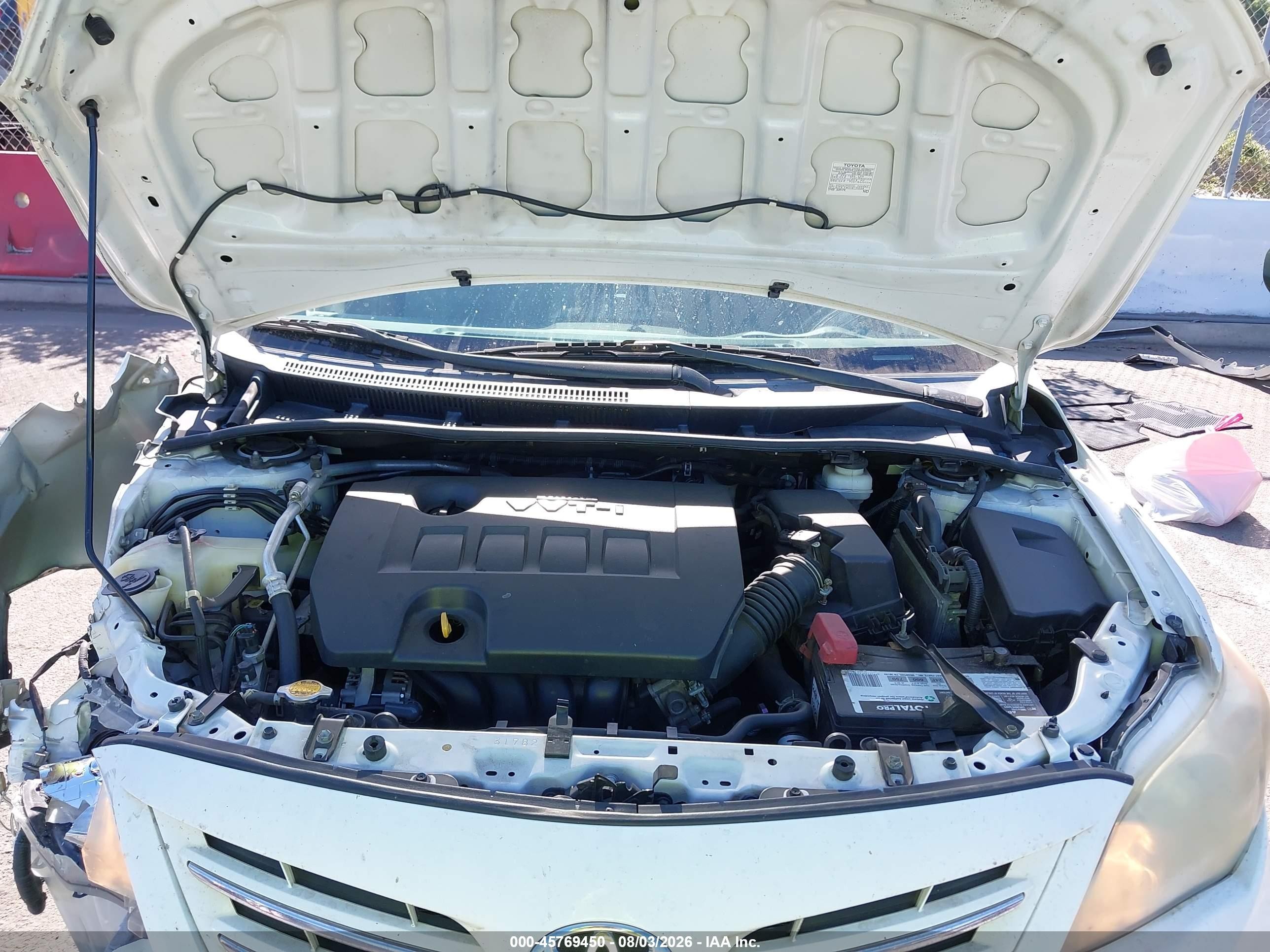 2013 Toyota Corolla Le Белый vin: 5YFBU4EE0DP182593