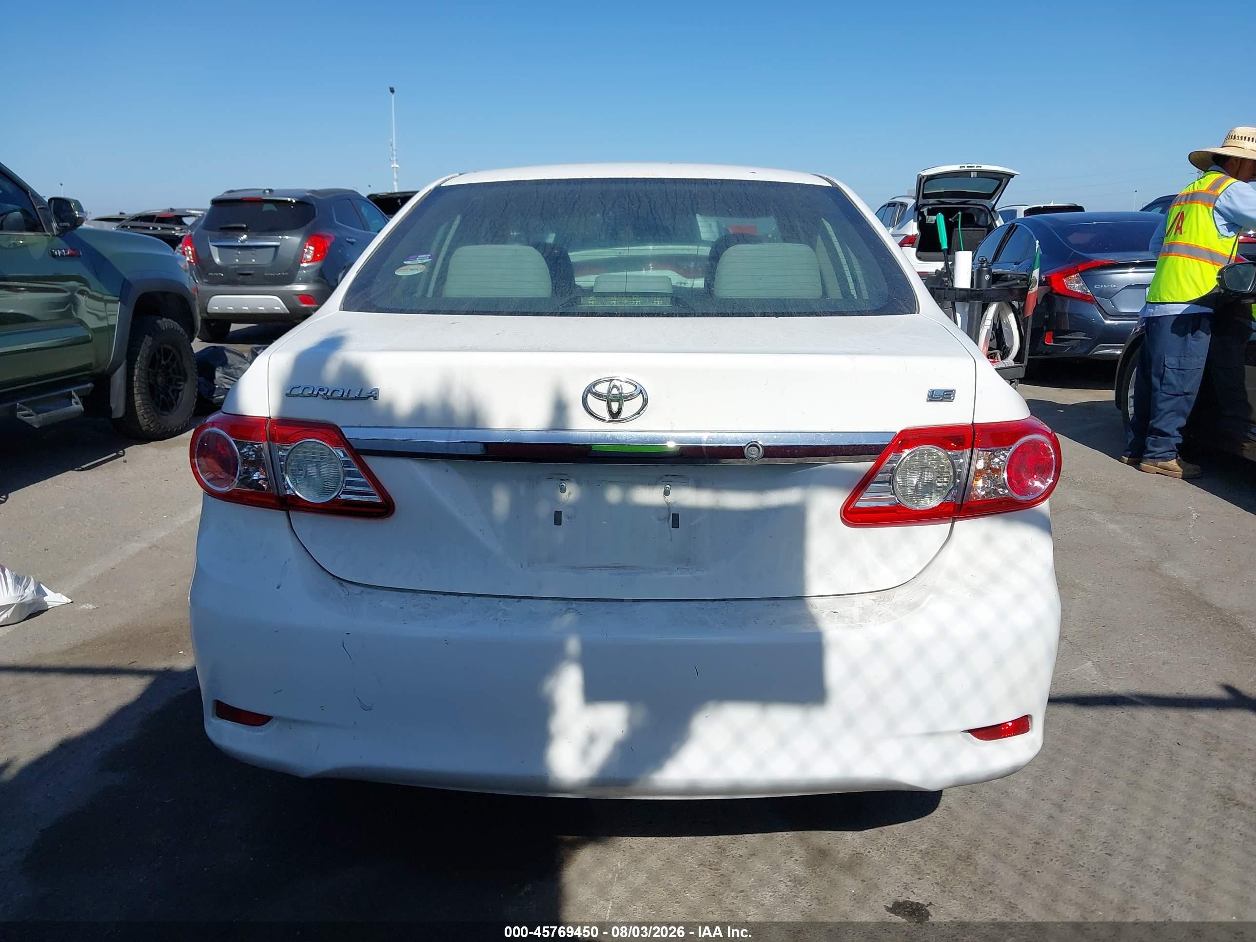 2013 Toyota Corolla Le Белый vin: 5YFBU4EE0DP182593