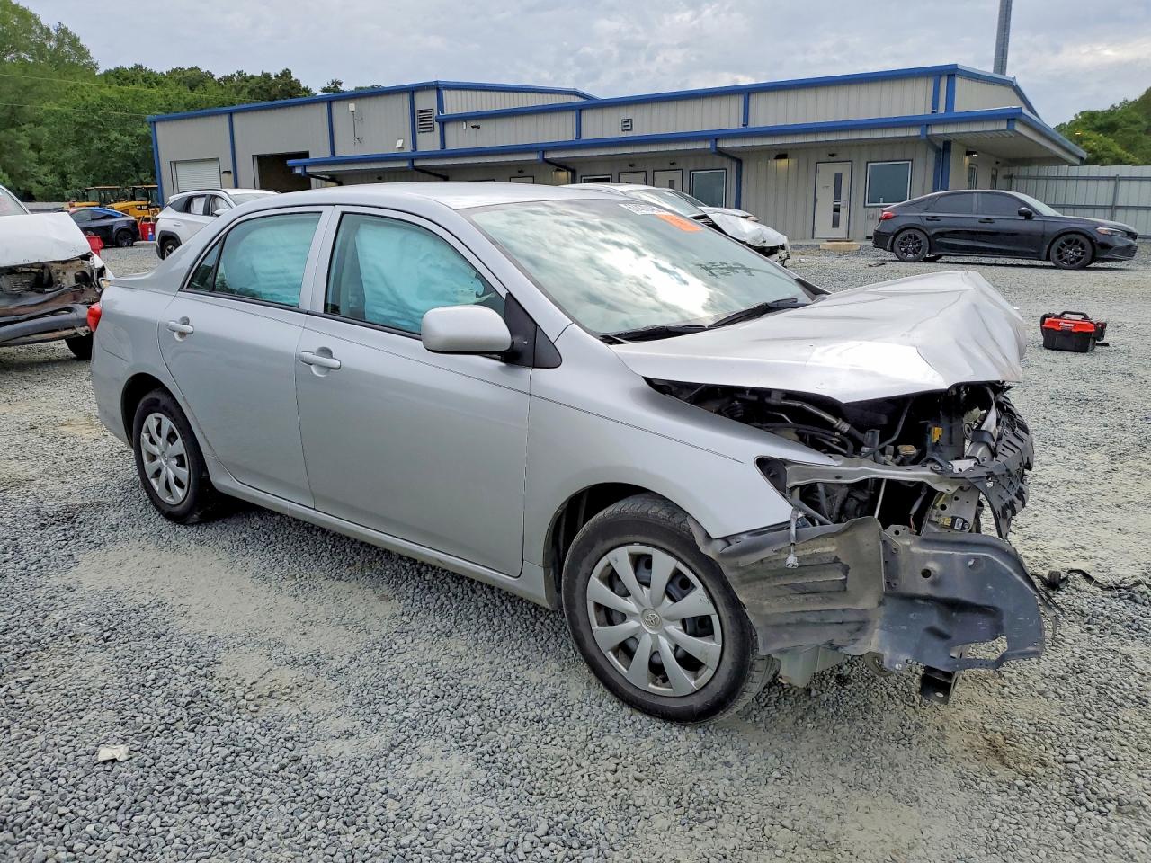 2013 Toyota Corolla L Silver vin: 5YFBU4EE0DP185395