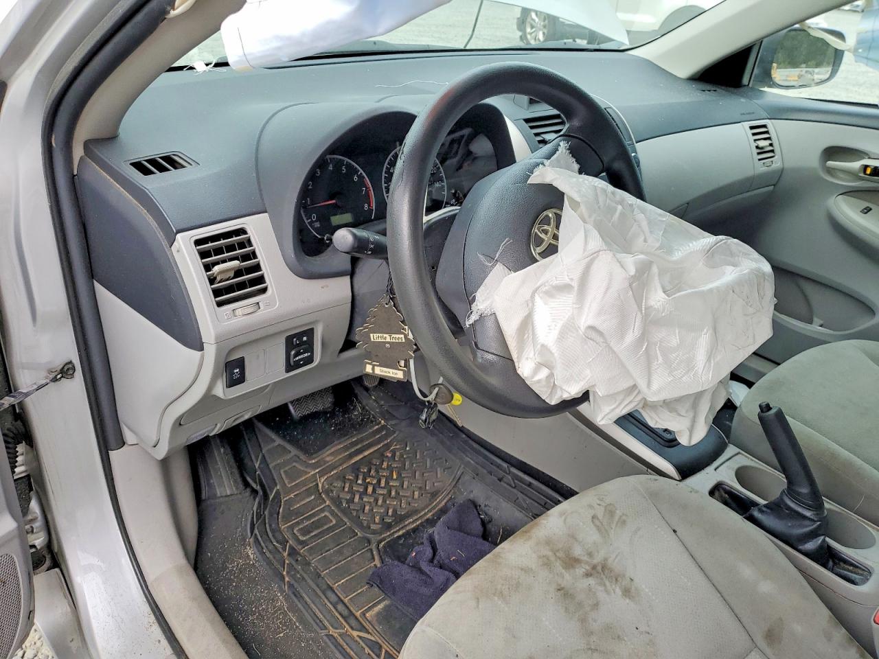 2013 Toyota Corolla L Silver vin: 5YFBU4EE0DP185395
