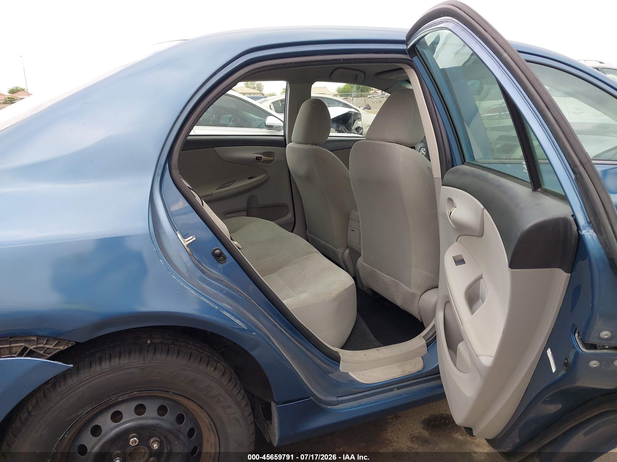 2013 Toyota Corolla L Blue vin: 5YFBU4EE0DP189771