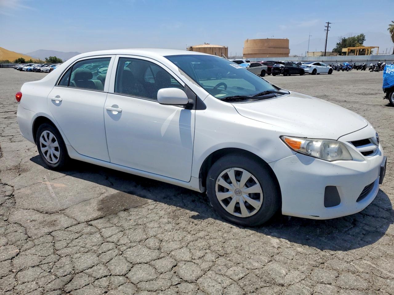 2013 Toyota Corolla L Белый vin: 5YFBU4EE0DP196042