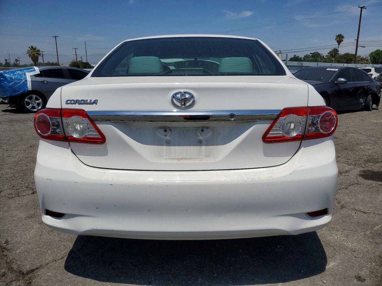 2013 Toyota Corolla L Белый vin: 5YFBU4EE0DP196042