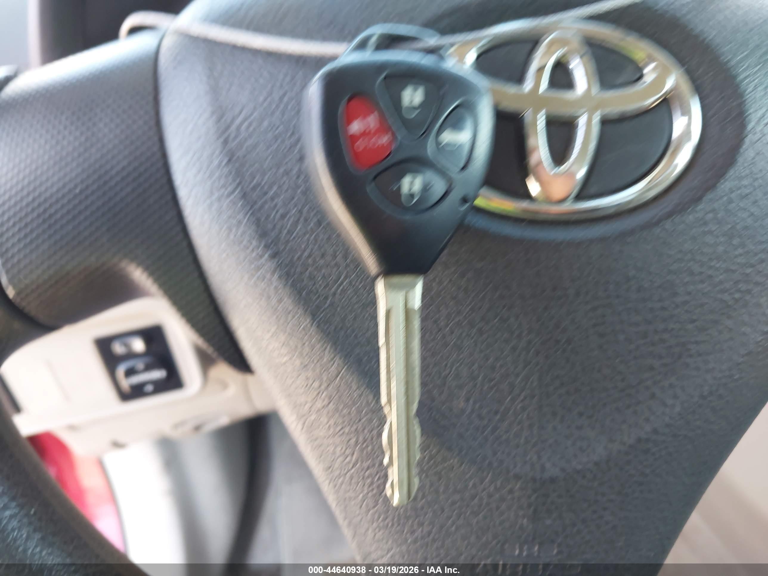 2013 Toyota Corolla L Red vin: 5YFBU4EE0DP198034