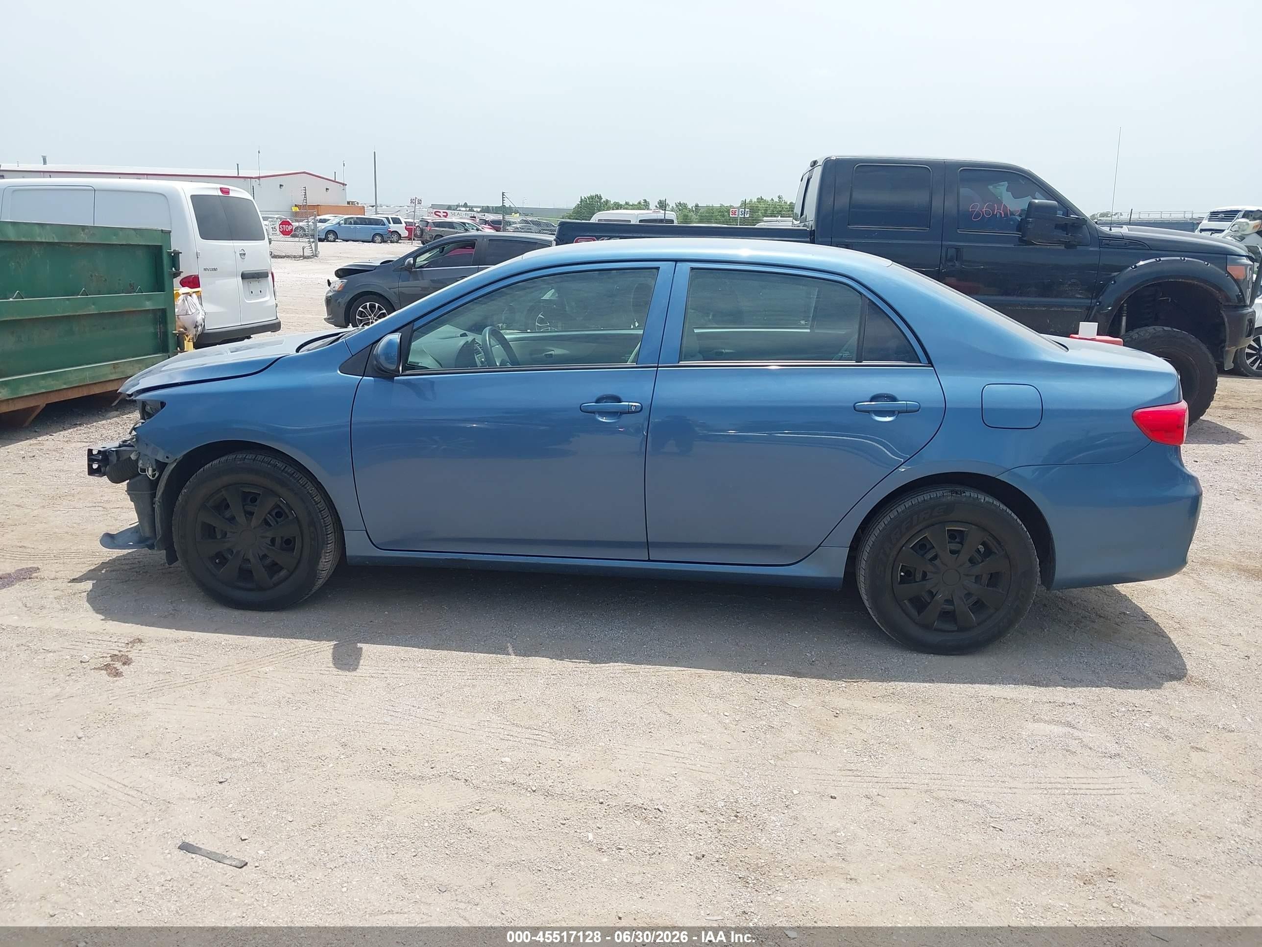 2013 Toyota Corolla L Blue vin: 5YFBU4EE0DP207833