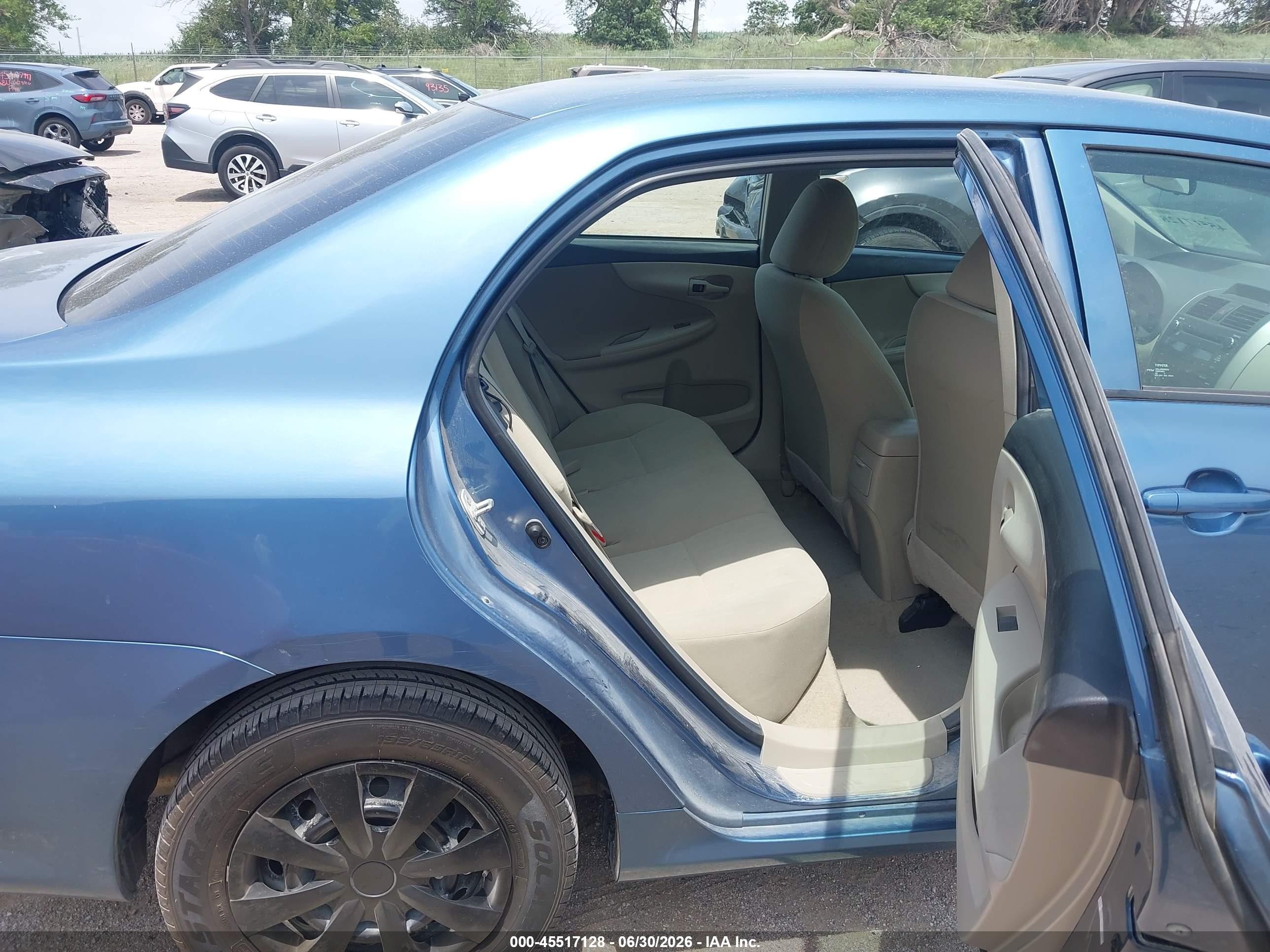 2013 Toyota Corolla L Blue vin: 5YFBU4EE0DP207833