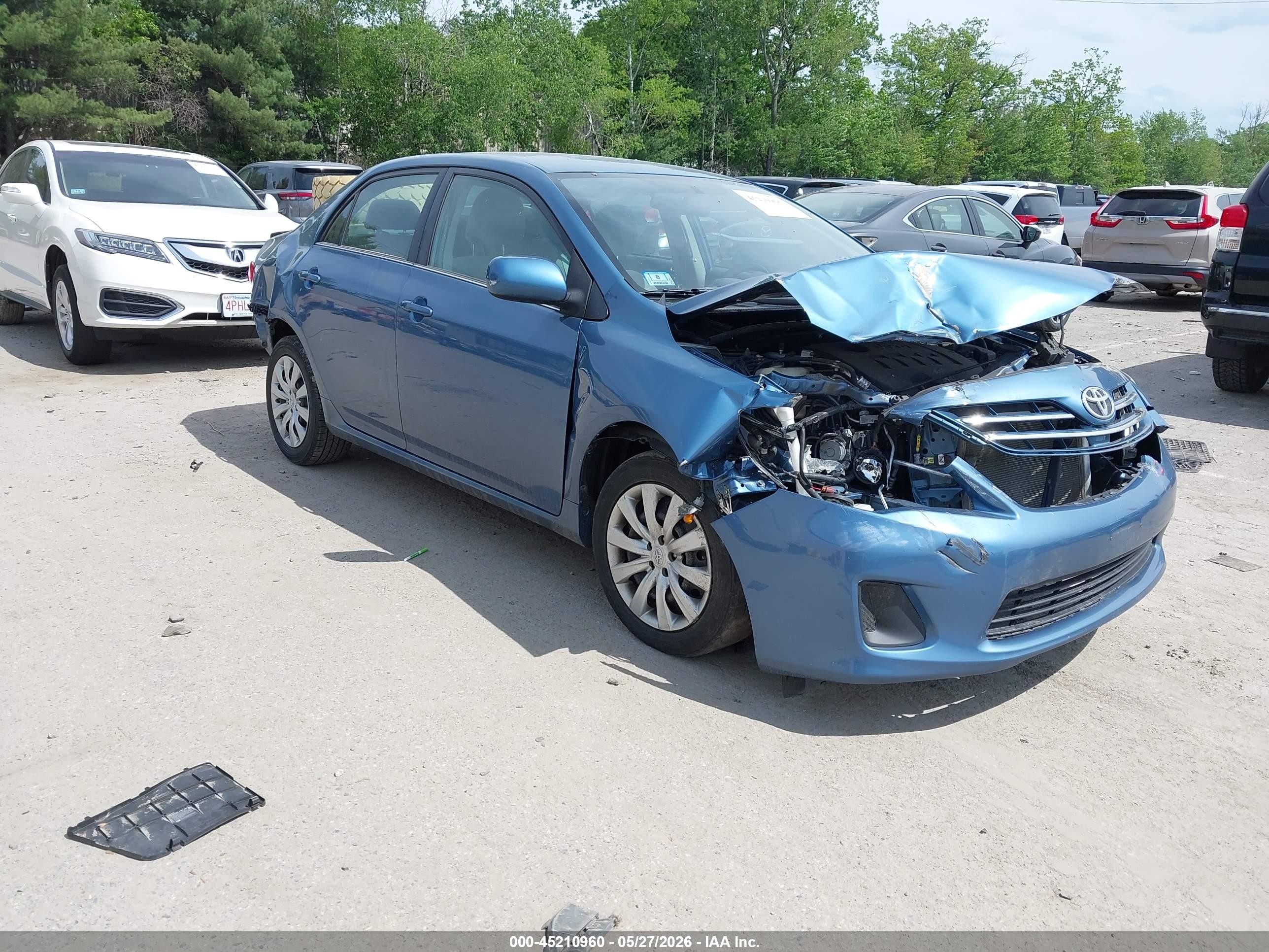 2013 Toyota Corolla Le Blue vin: 5YFBU4EE0DP211204