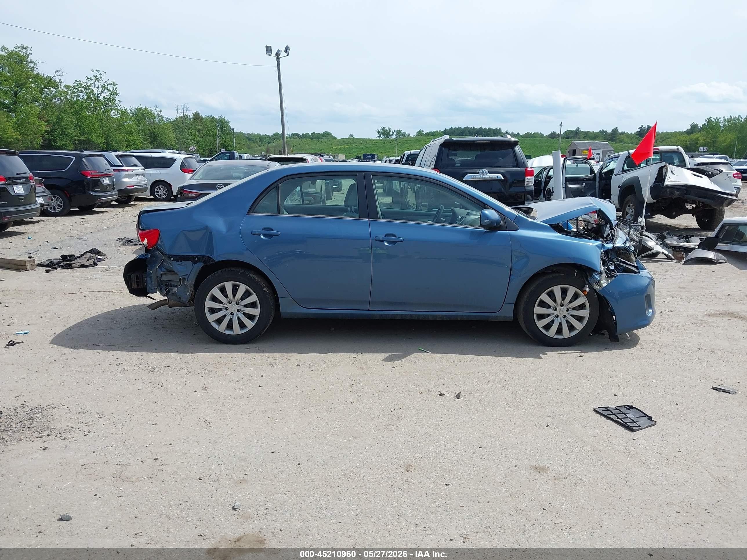 2013 Toyota Corolla Le Синий vin: 5YFBU4EE0DP211204