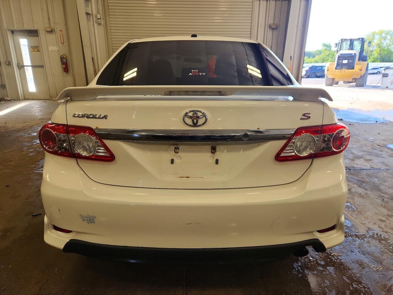 2012 Toyota Corolla S White vin: 5YFBU4EE1CP021068