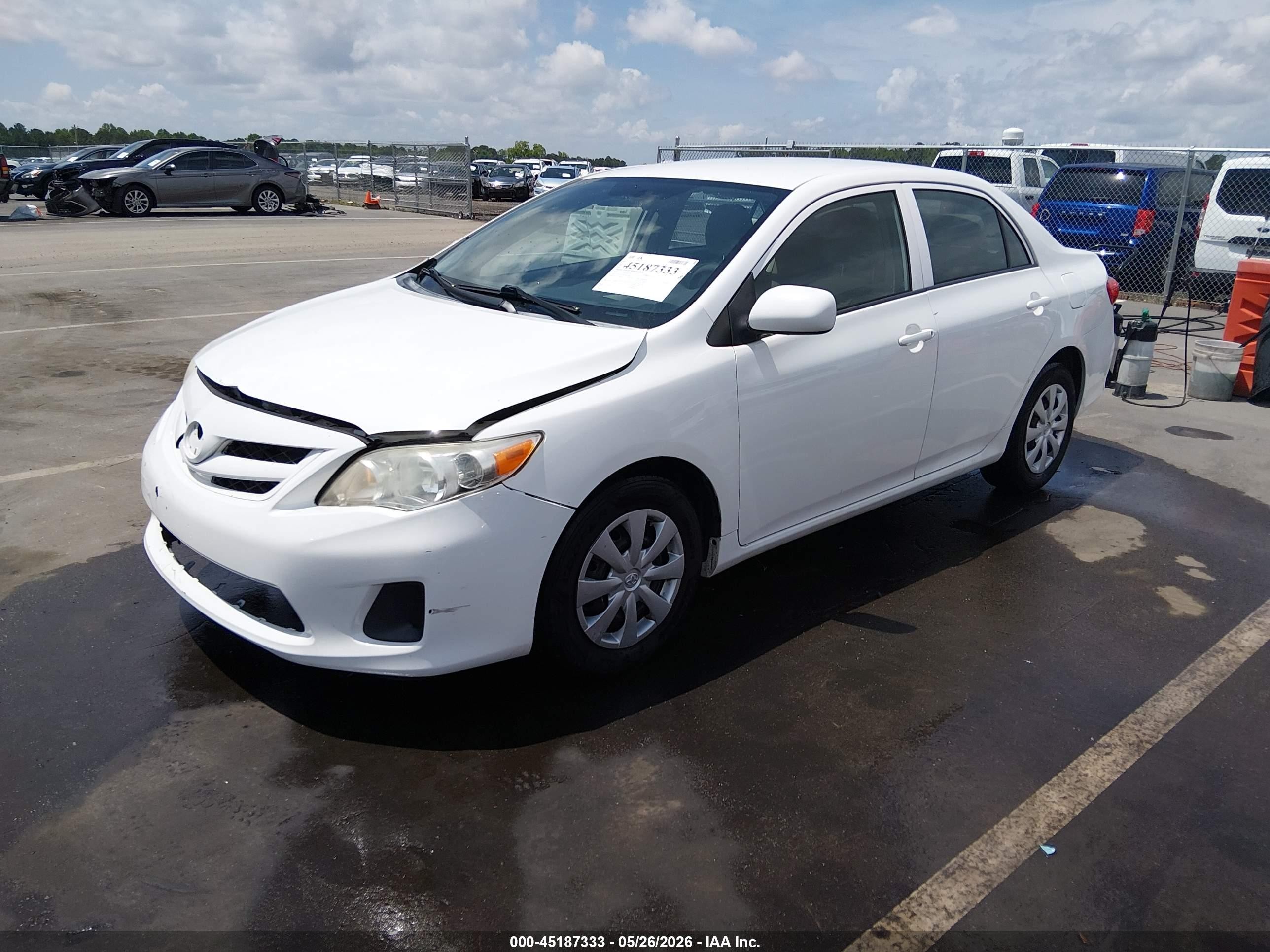 2012 Toyota Corolla L Белый vin: 5YFBU4EE1CP022396