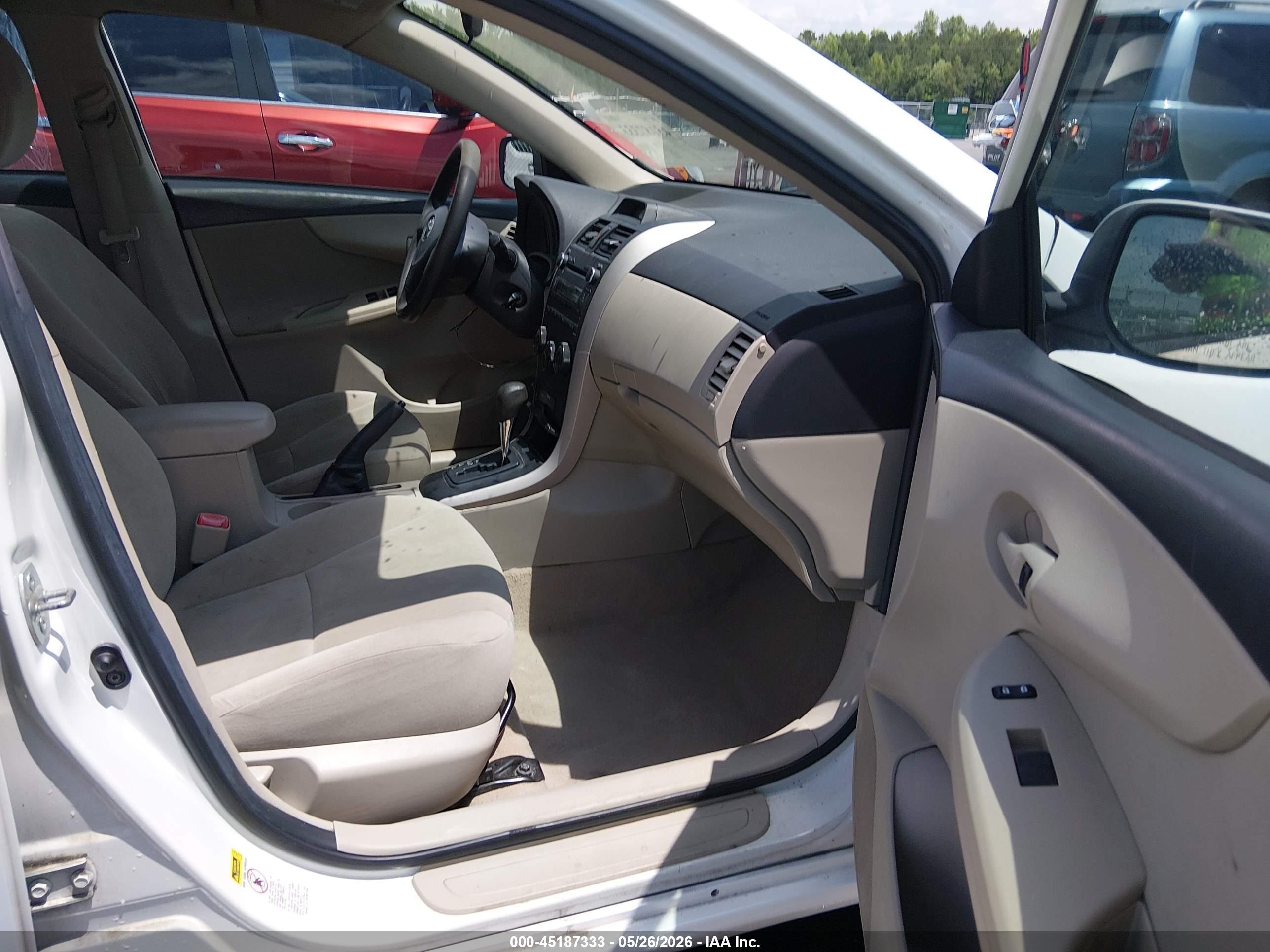 2012 Toyota Corolla L Белый vin: 5YFBU4EE1CP022396