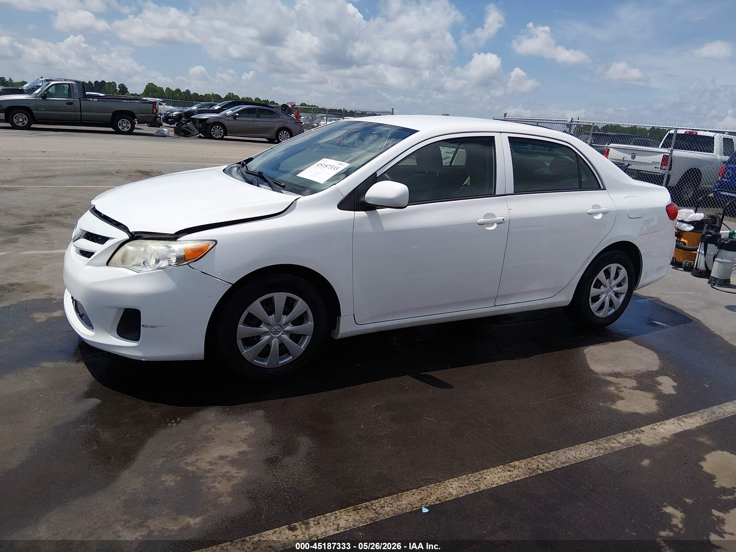 2012 Toyota Corolla L Белый vin: 5YFBU4EE1CP022396