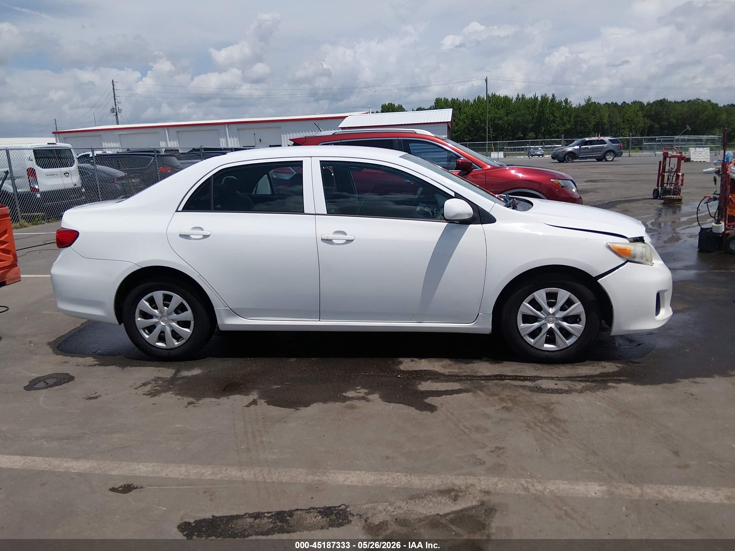 2012 Toyota Corolla L Белый vin: 5YFBU4EE1CP022396