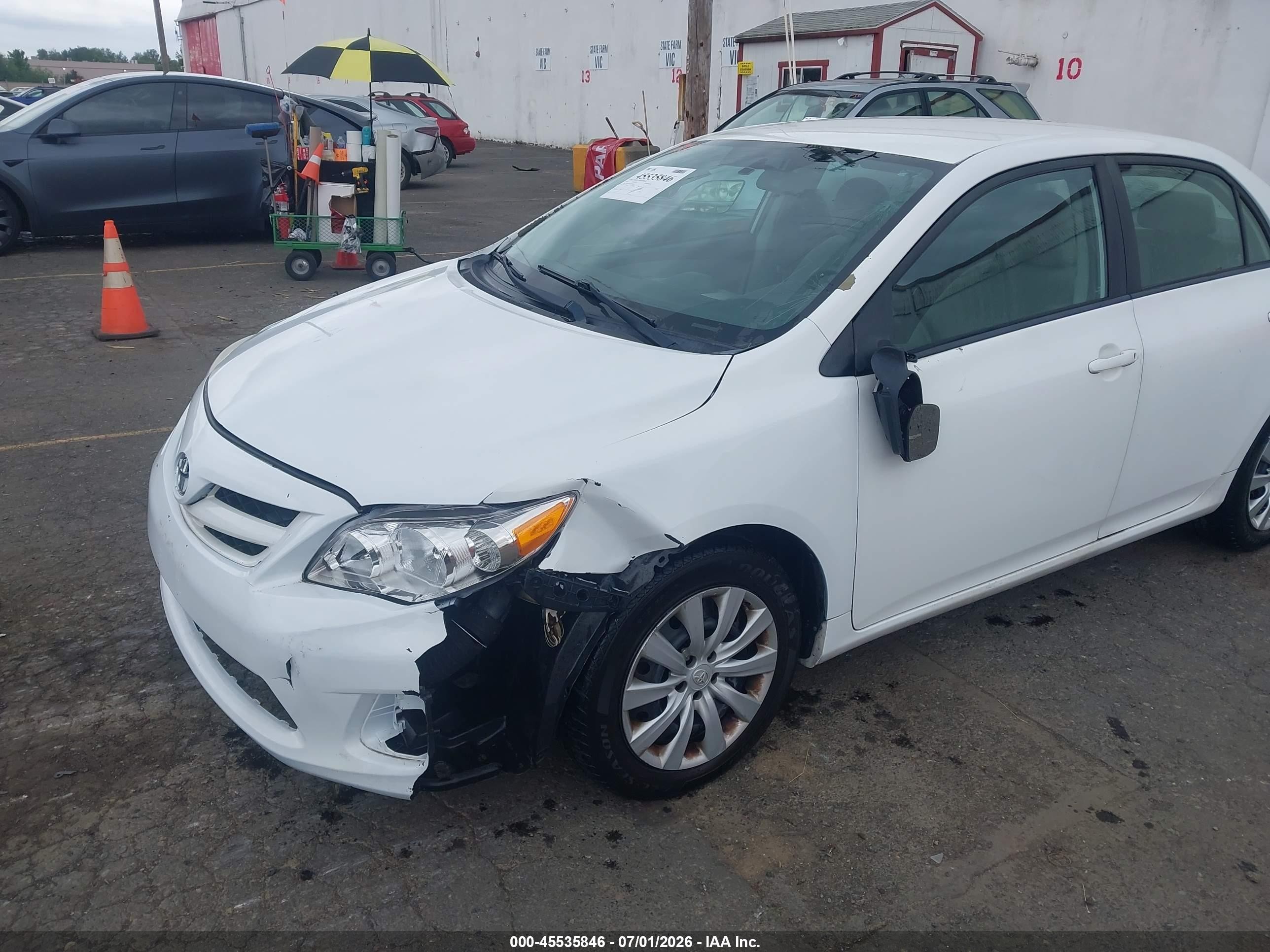 2012 Toyota Corolla Le White vin: 5YFBU4EE1CP050053