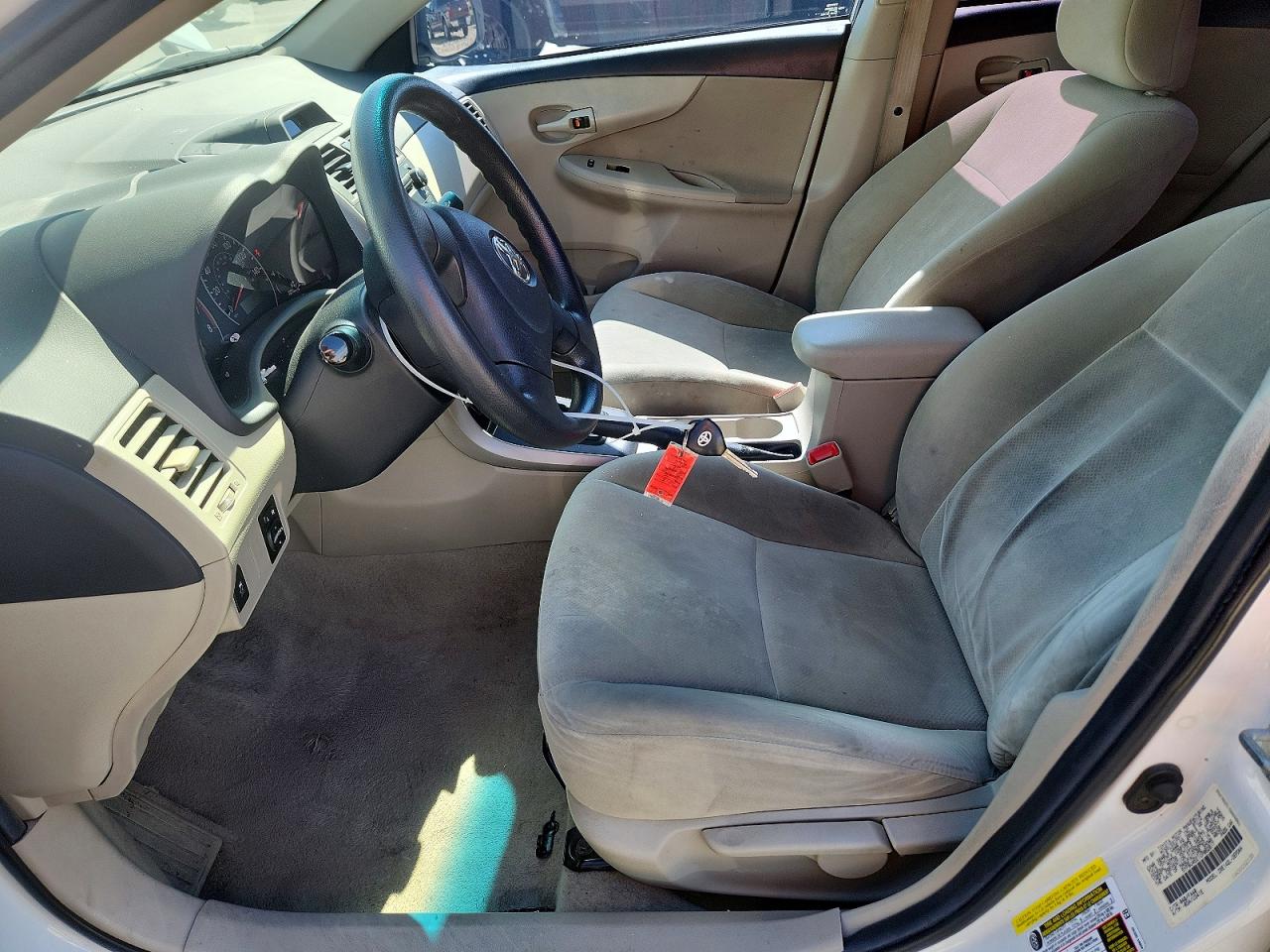 2012 Toyota Corolla L White vin: 5YFBU4EE1CP062817