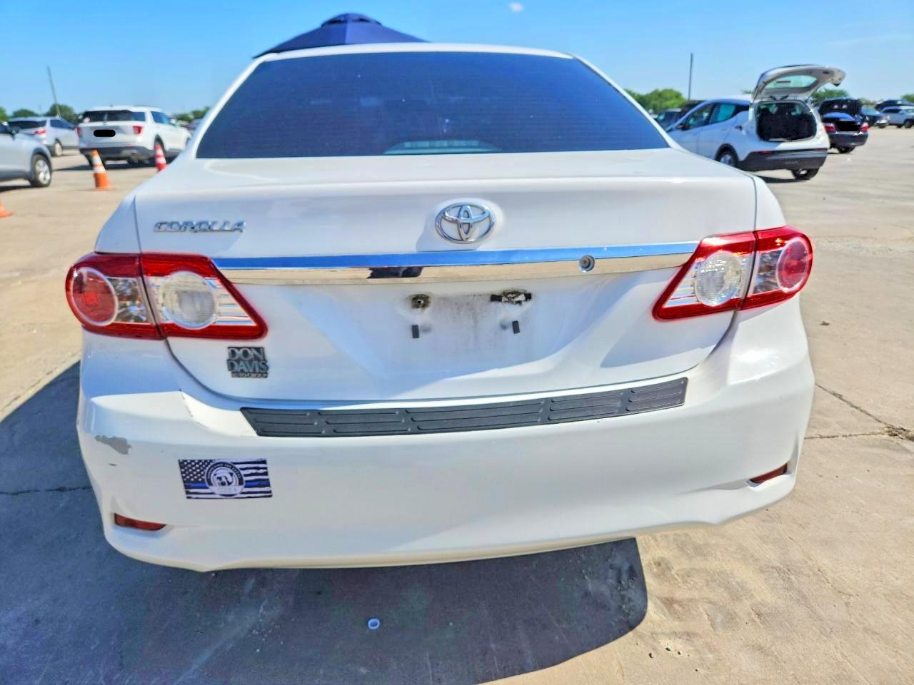 2012 Toyota Corolla L White vin: 5YFBU4EE1CP062817