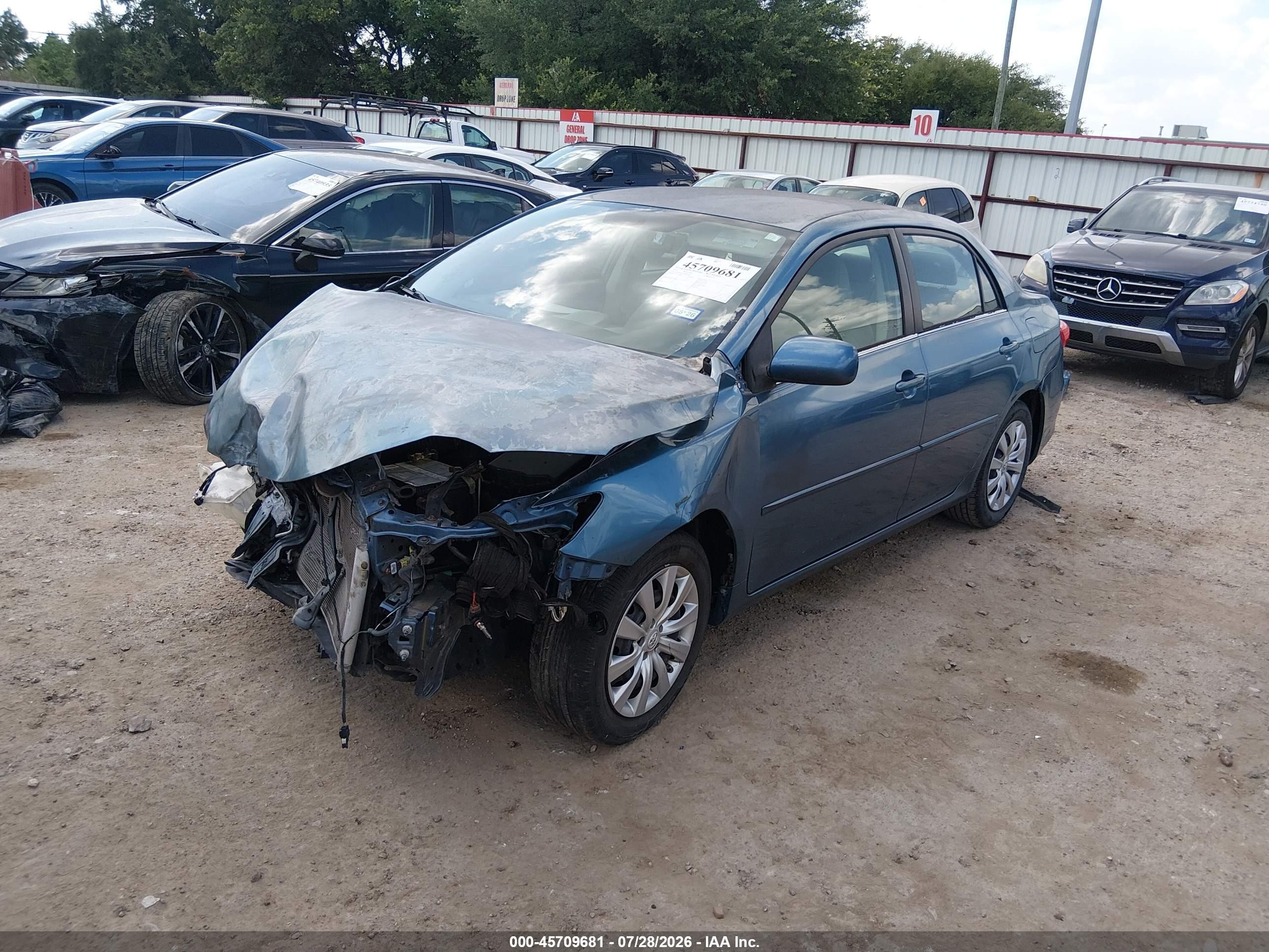 2013 Toyota Corolla Le Blue vin: 5YFBU4EE1DP087850