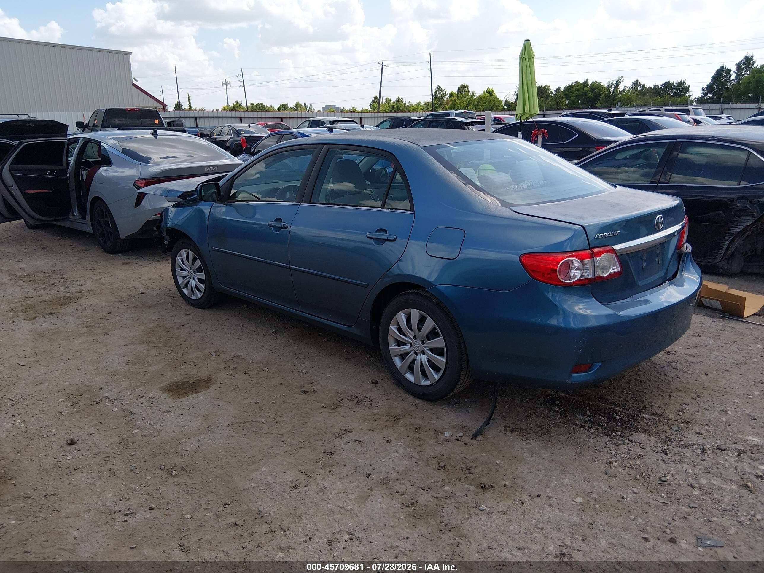 2013 Toyota Corolla Le Blue vin: 5YFBU4EE1DP087850