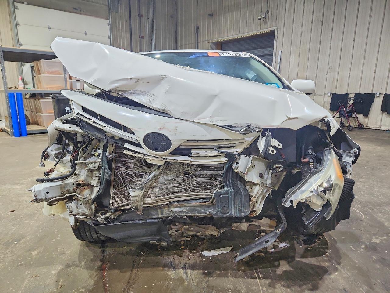 2013 Toyota Corolla Le White vin: 5YFBU4EE1DP096239