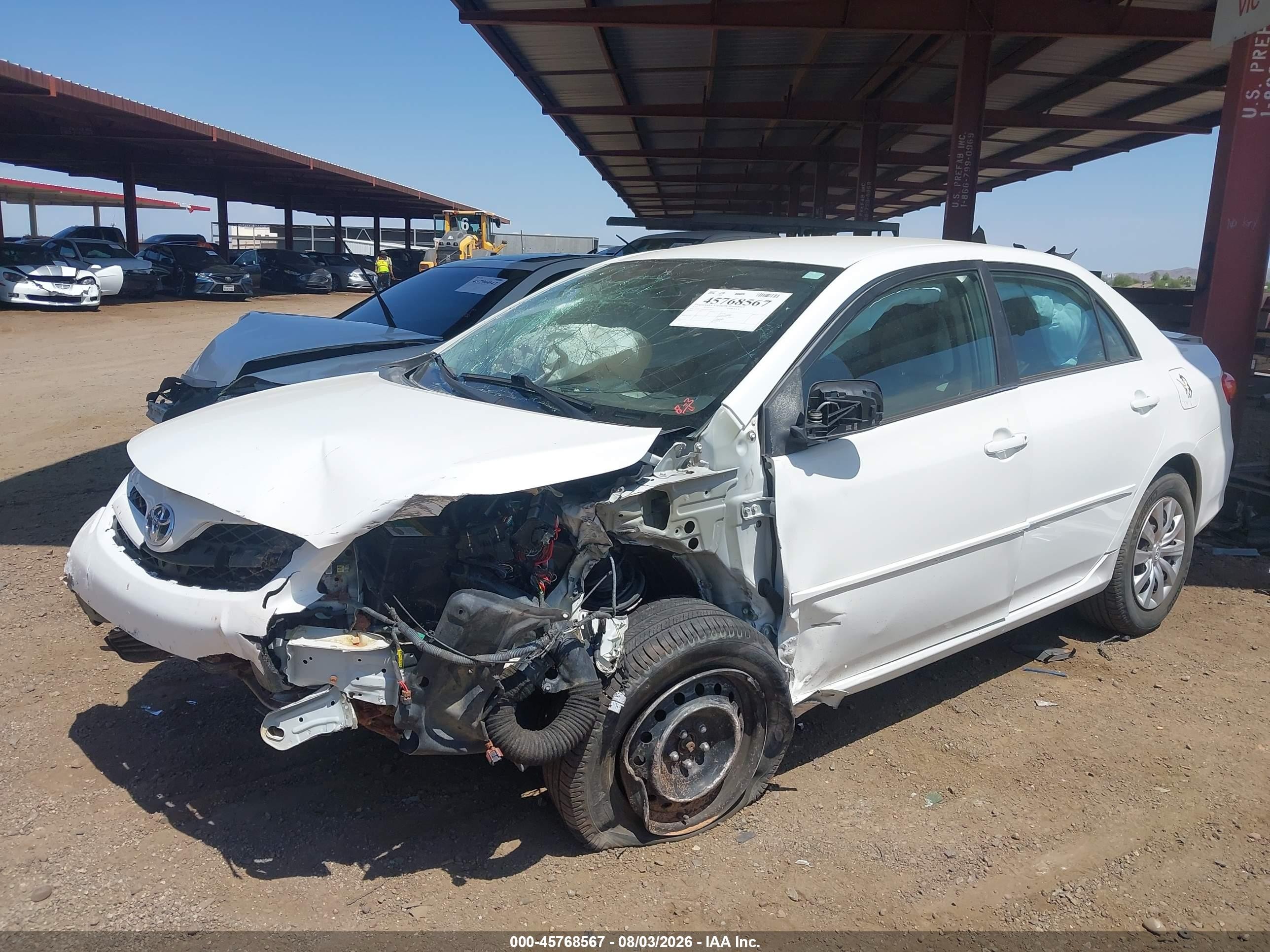 2013 Toyota Corolla Le White vin: 5YFBU4EE1DP102749