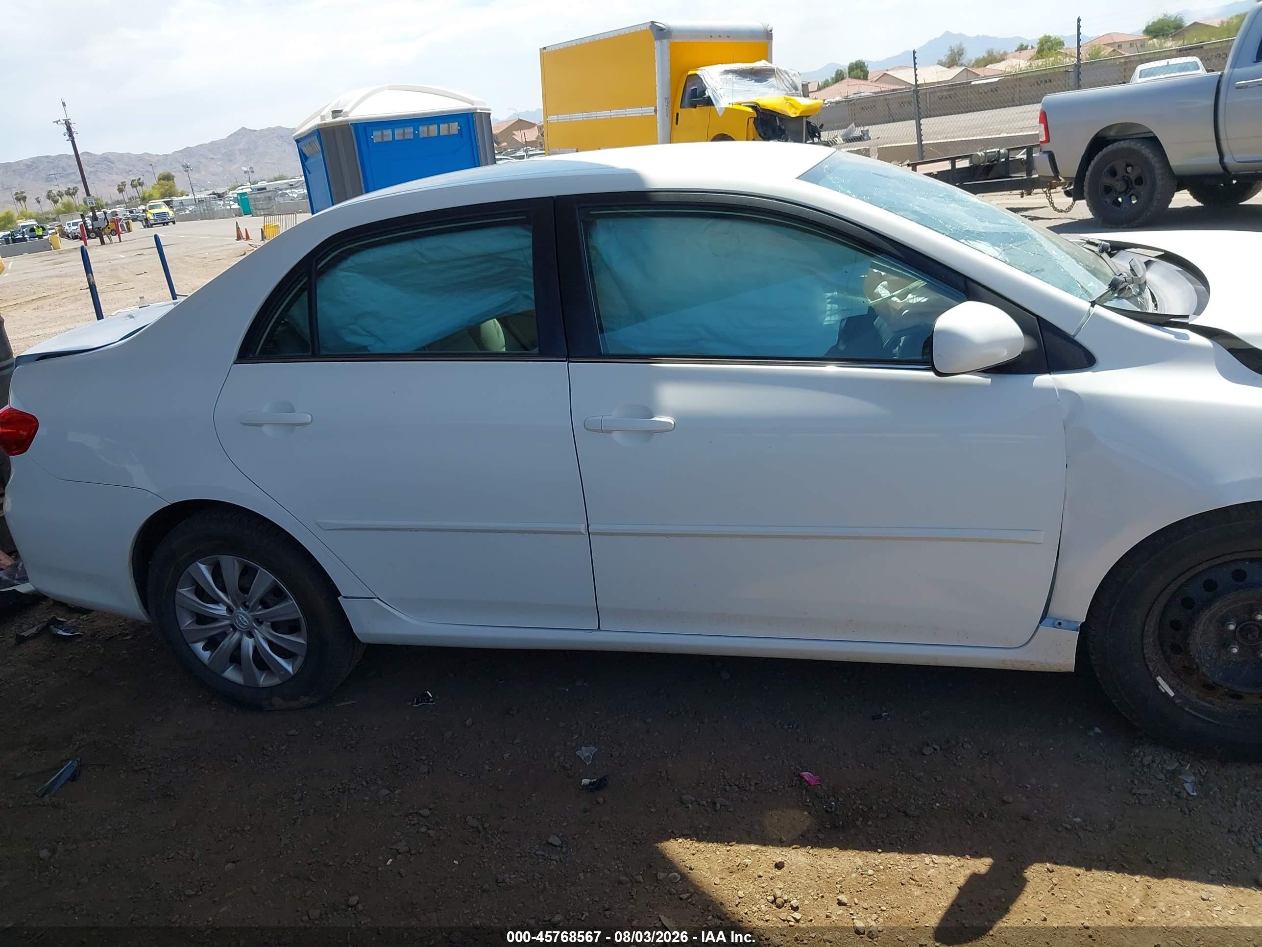 2013 Toyota Corolla Le White vin: 5YFBU4EE1DP102749
