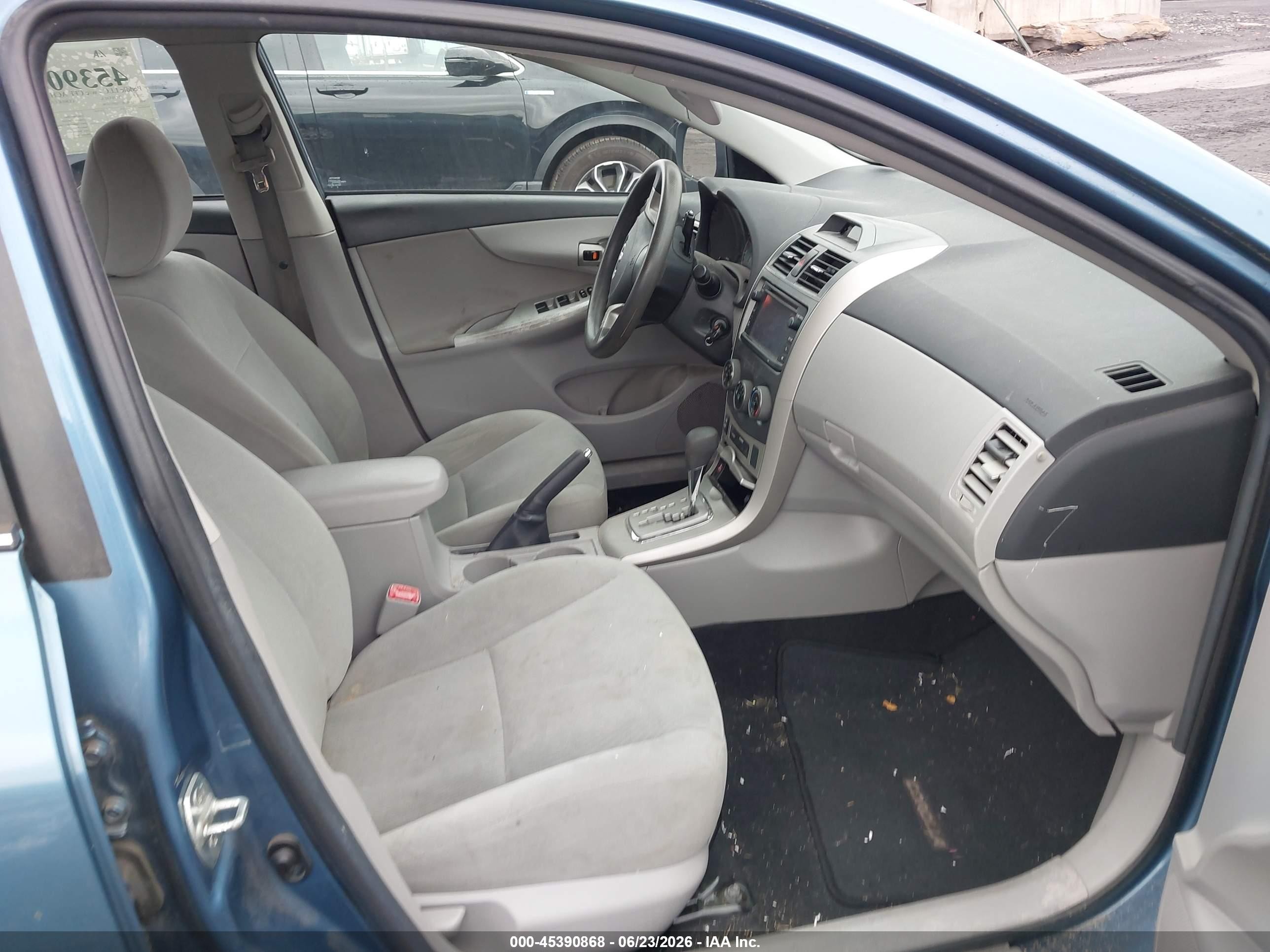 2013 Toyota Corolla Le Blue vin: 5YFBU4EE1DP114786