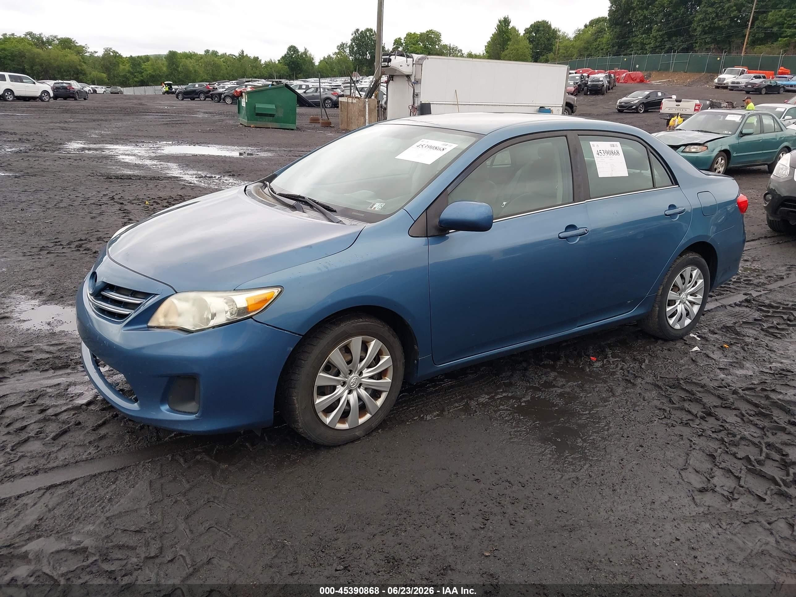 2013 Toyota Corolla Le Blue vin: 5YFBU4EE1DP114786