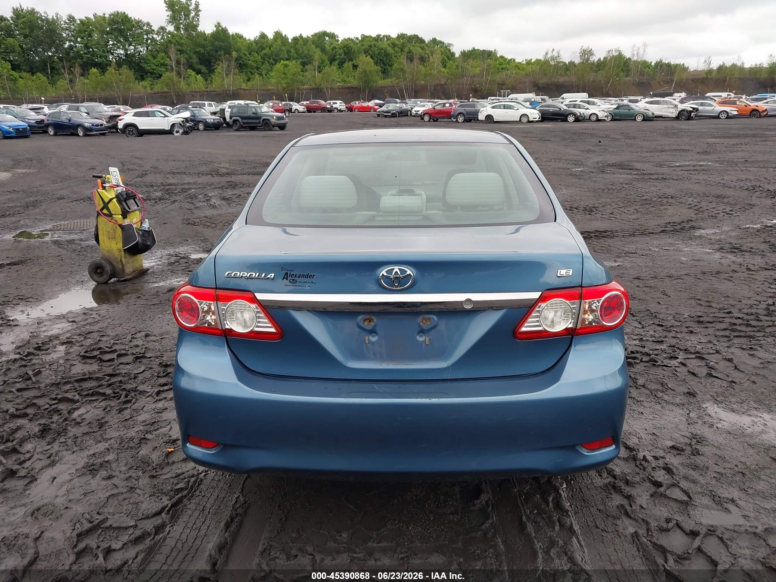 2013 Toyota Corolla Le Blue vin: 5YFBU4EE1DP114786