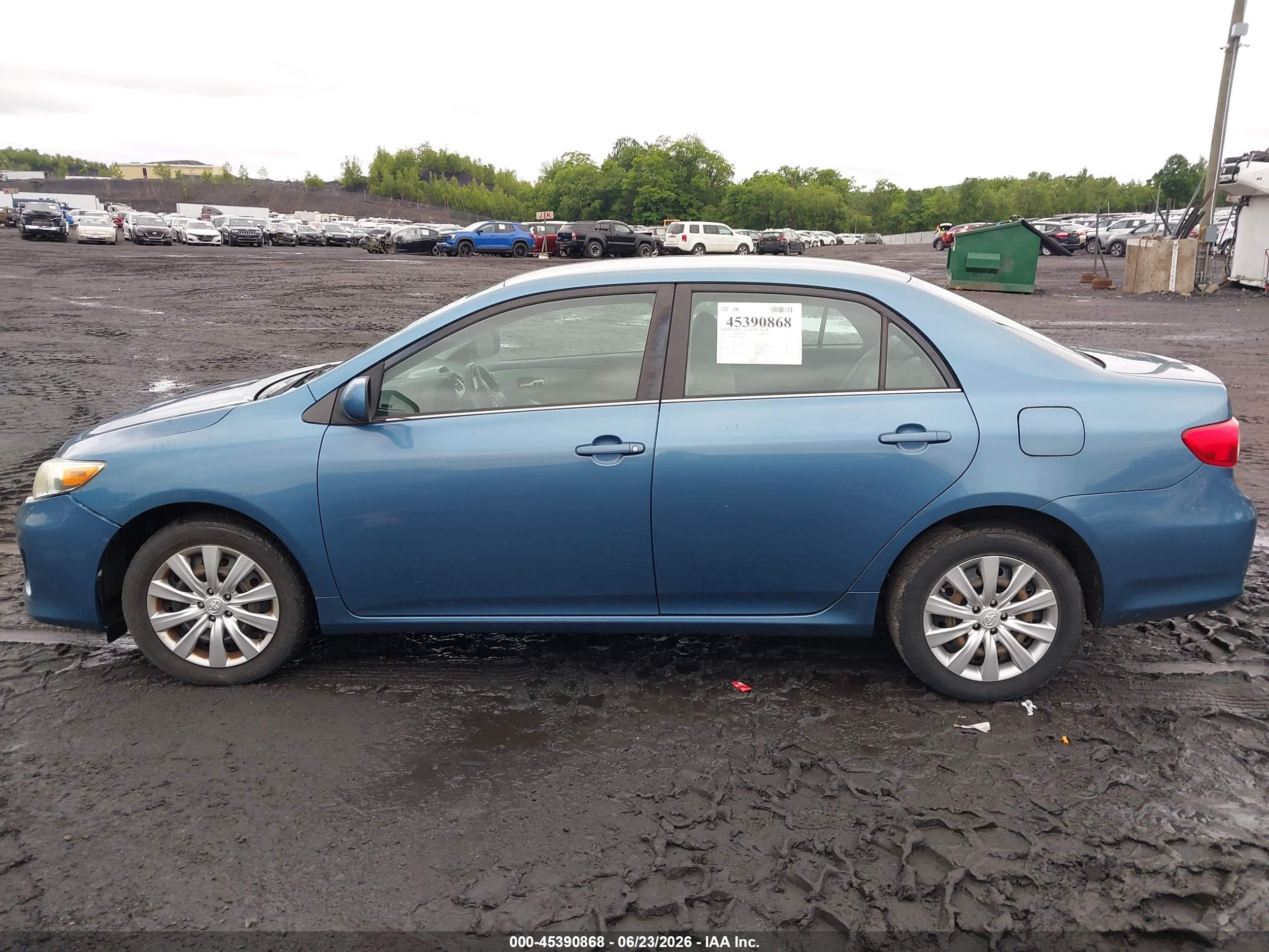 2013 Toyota Corolla Le Blue vin: 5YFBU4EE1DP114786