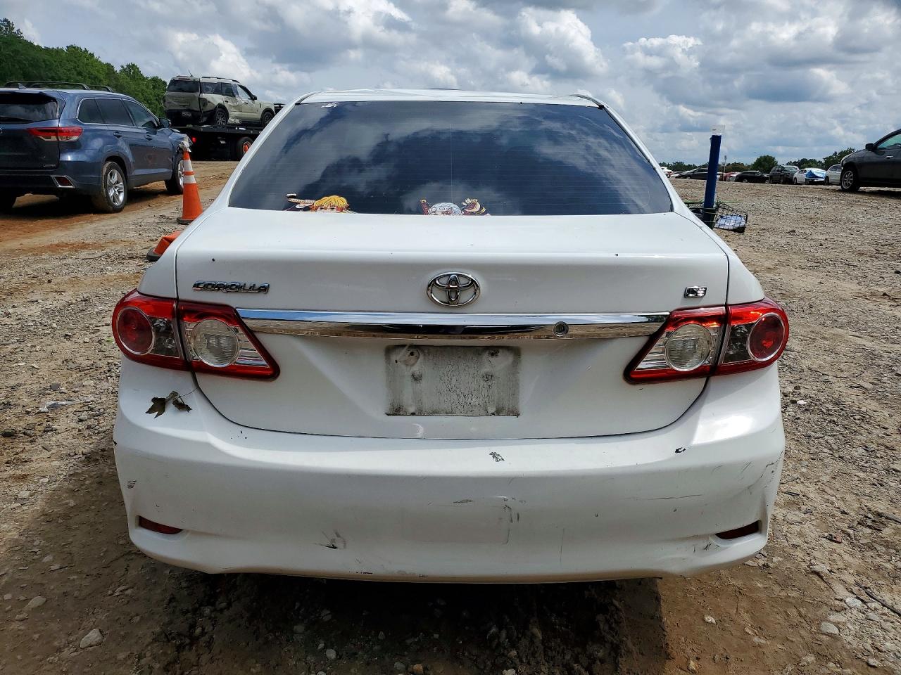 2013 Toyota Corolla Le Белый vin: 5YFBU4EE1DP130275