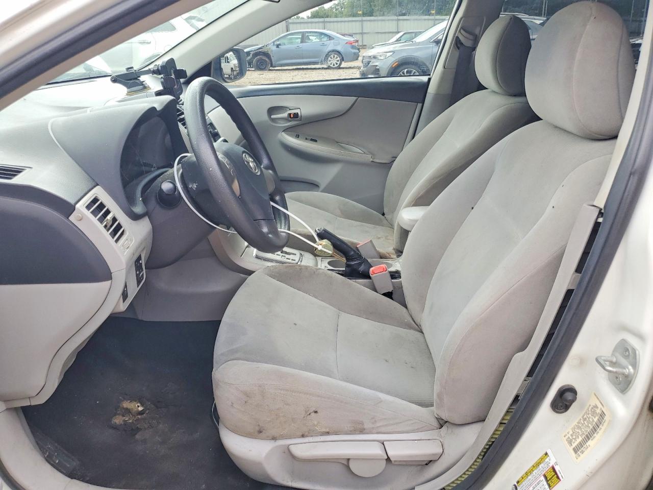 2013 Toyota Corolla Le Белый vin: 5YFBU4EE1DP130275