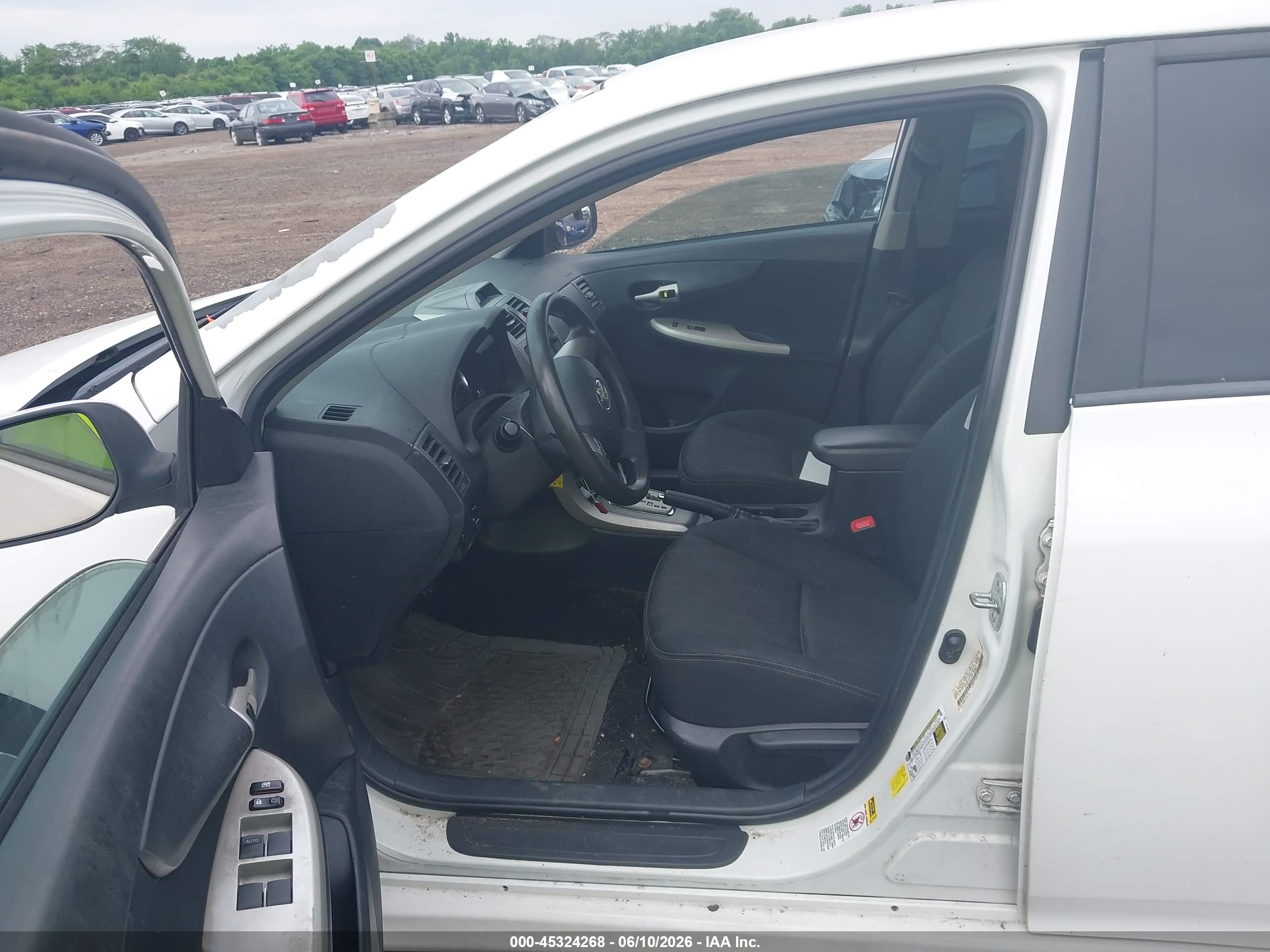 2013 Toyota Corolla S Белый vin: 5YFBU4EE1DP135654