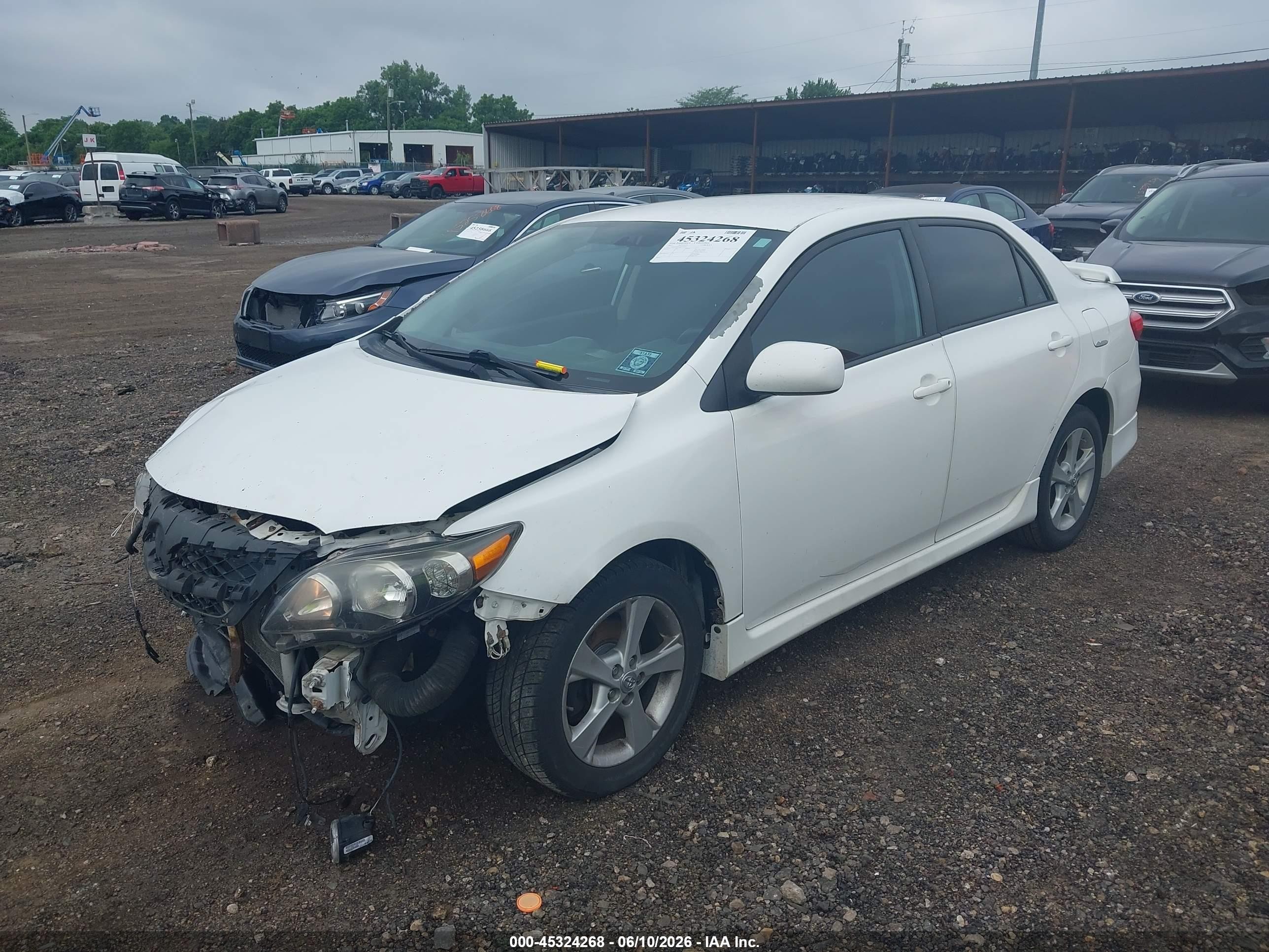 2013 Toyota Corolla S Белый vin: 5YFBU4EE1DP135654