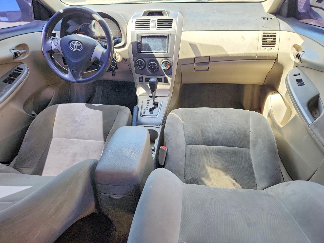 2013 Toyota Corolla Le Gold vin: 5YFBU4EE1DP142958