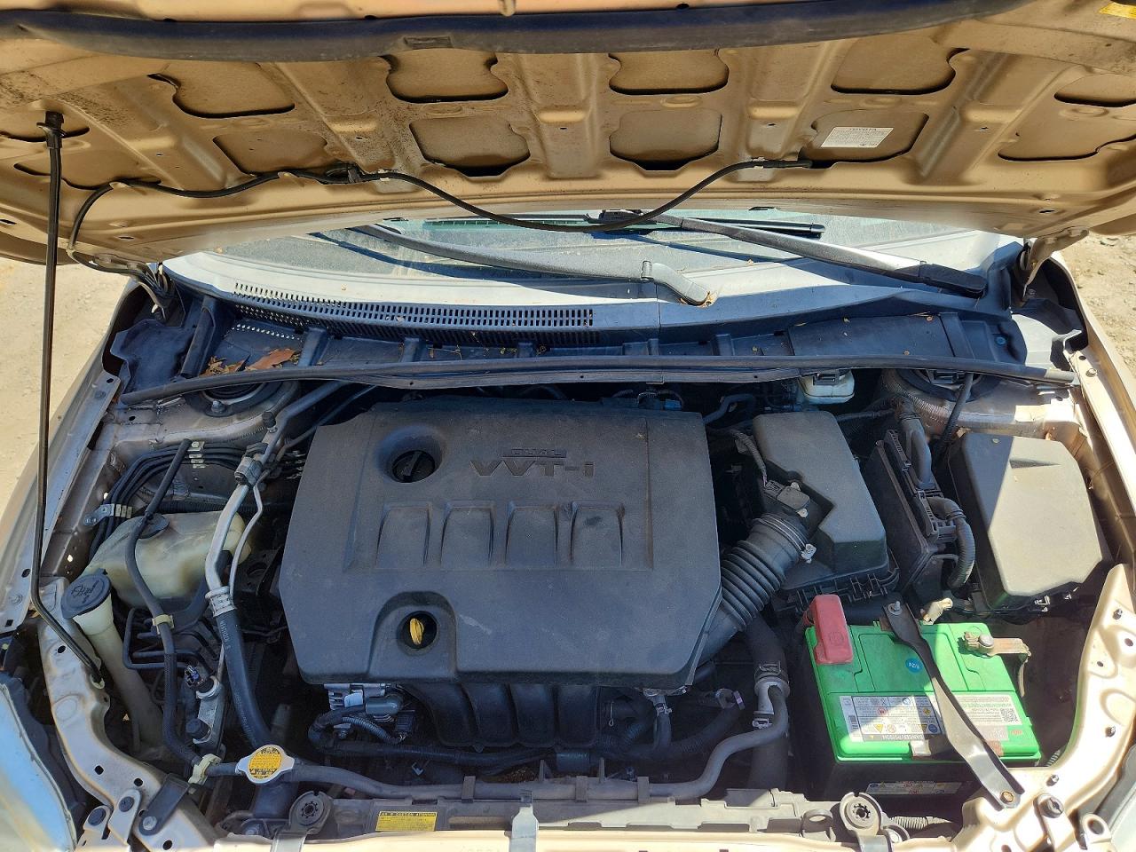 2013 Toyota Corolla Le Gold vin: 5YFBU4EE1DP142958