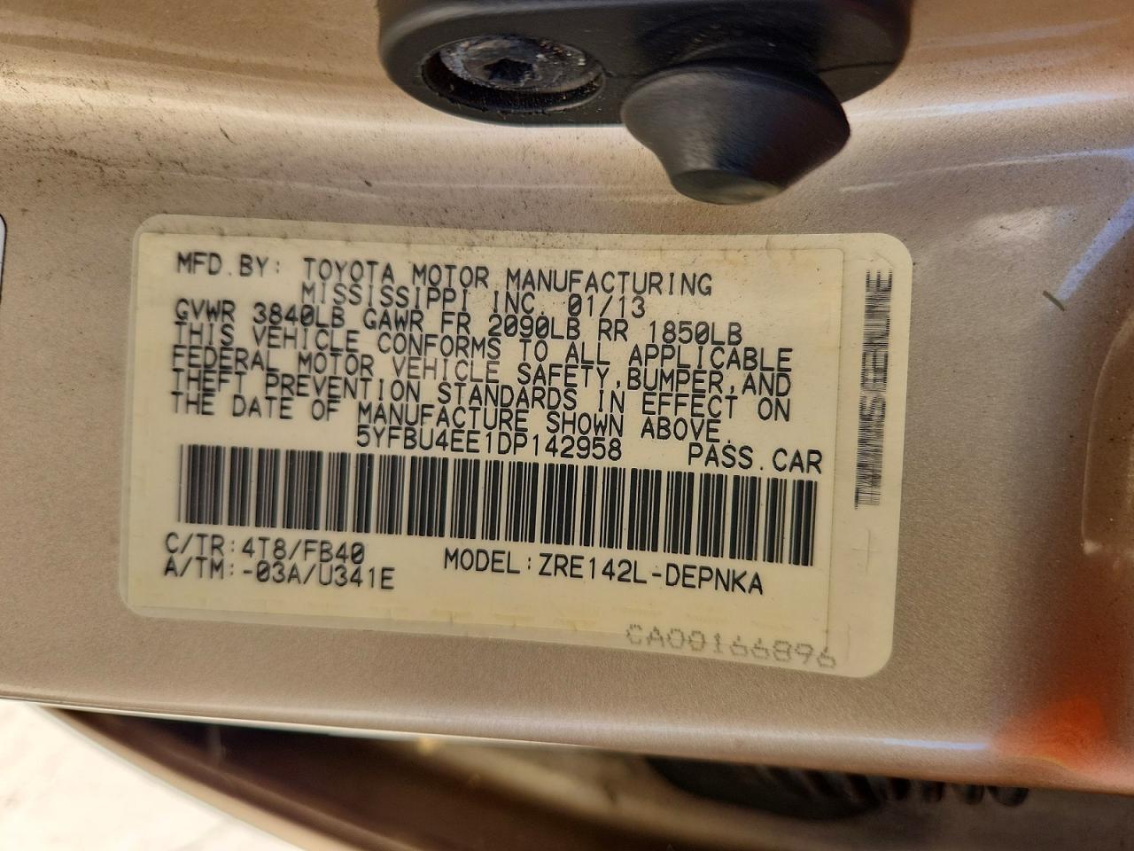 2013 Toyota Corolla Le Gold vin: 5YFBU4EE1DP142958