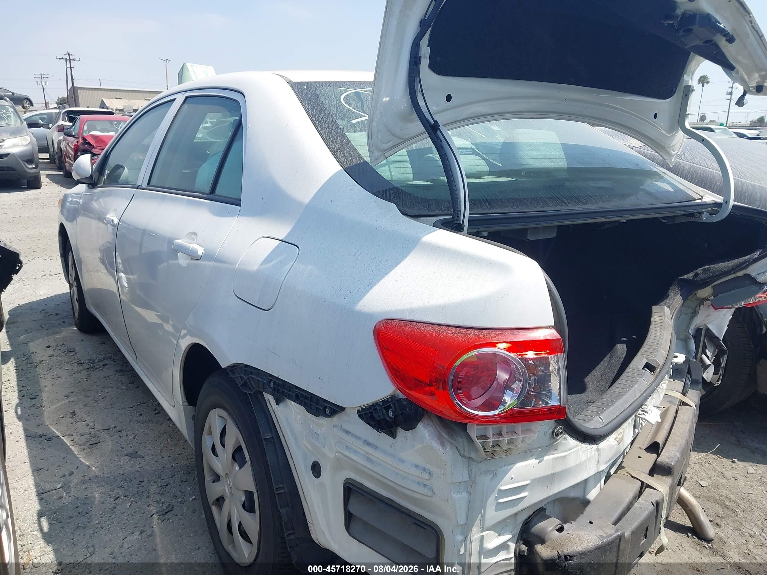 2013 Toyota Corolla L Белый vin: 5YFBU4EE1DP149716