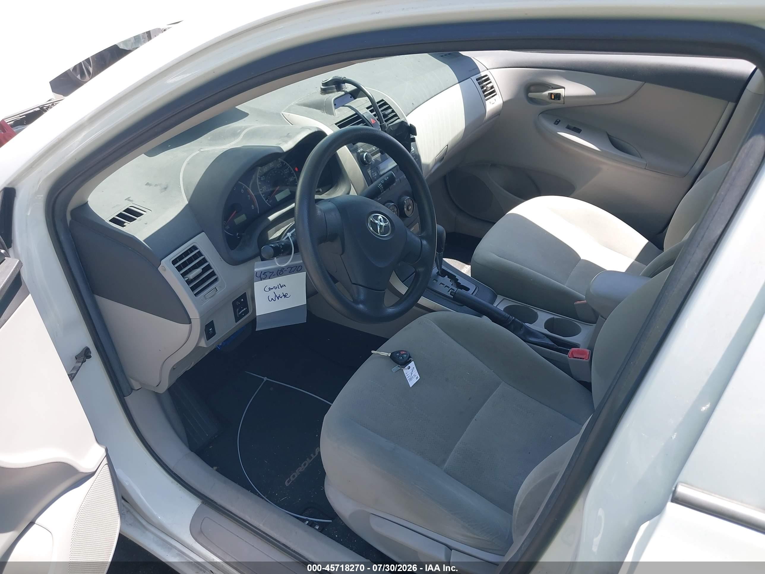 2013 Toyota Corolla L Белый vin: 5YFBU4EE1DP149716