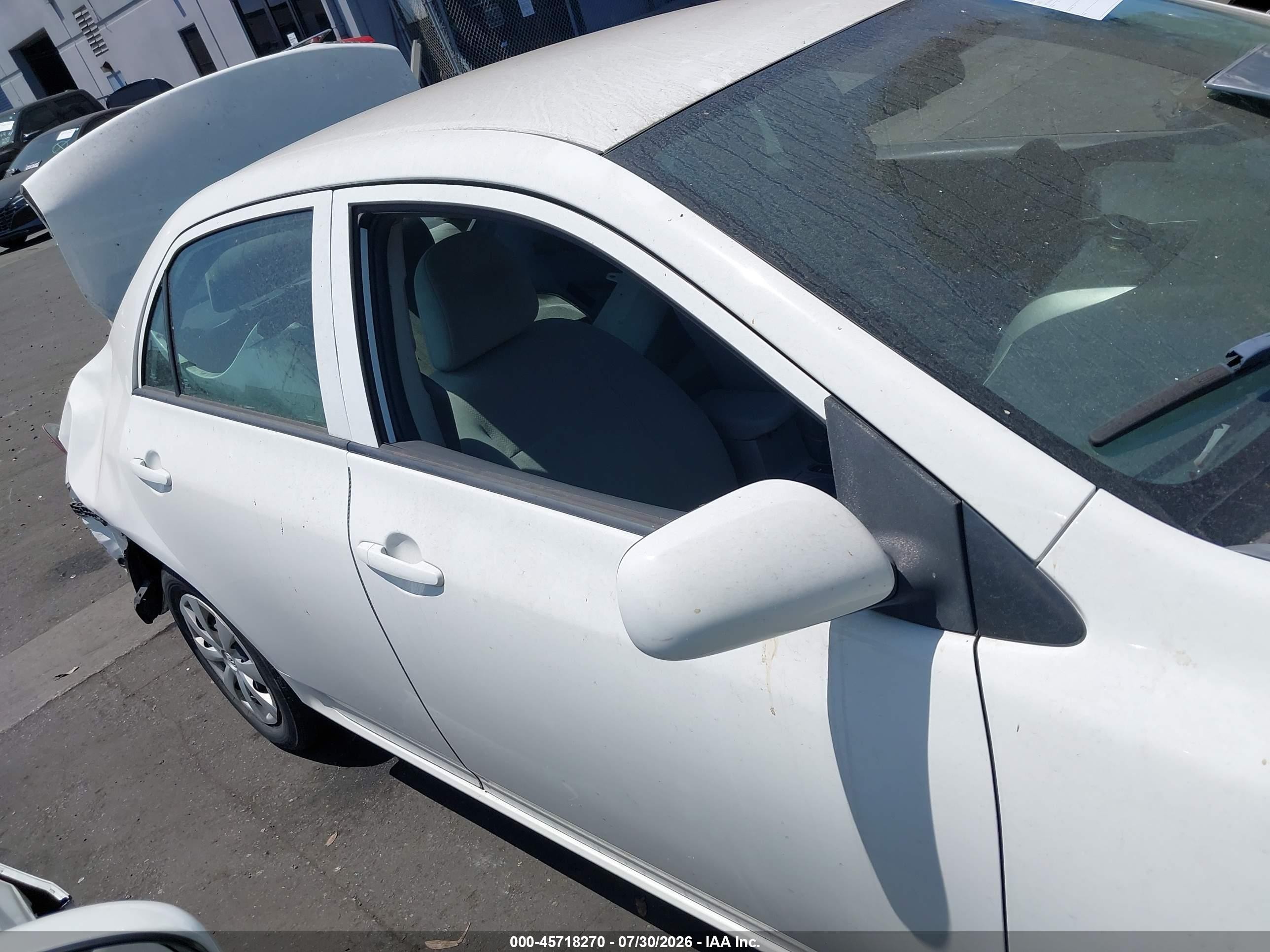2013 Toyota Corolla L Белый vin: 5YFBU4EE1DP149716