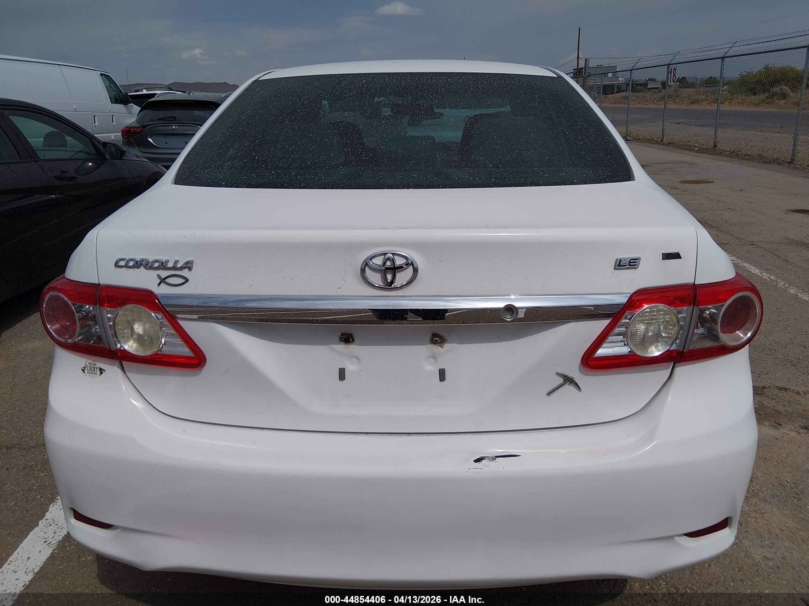 2013 Toyota Corolla Le White vin: 5YFBU4EE1DP157363