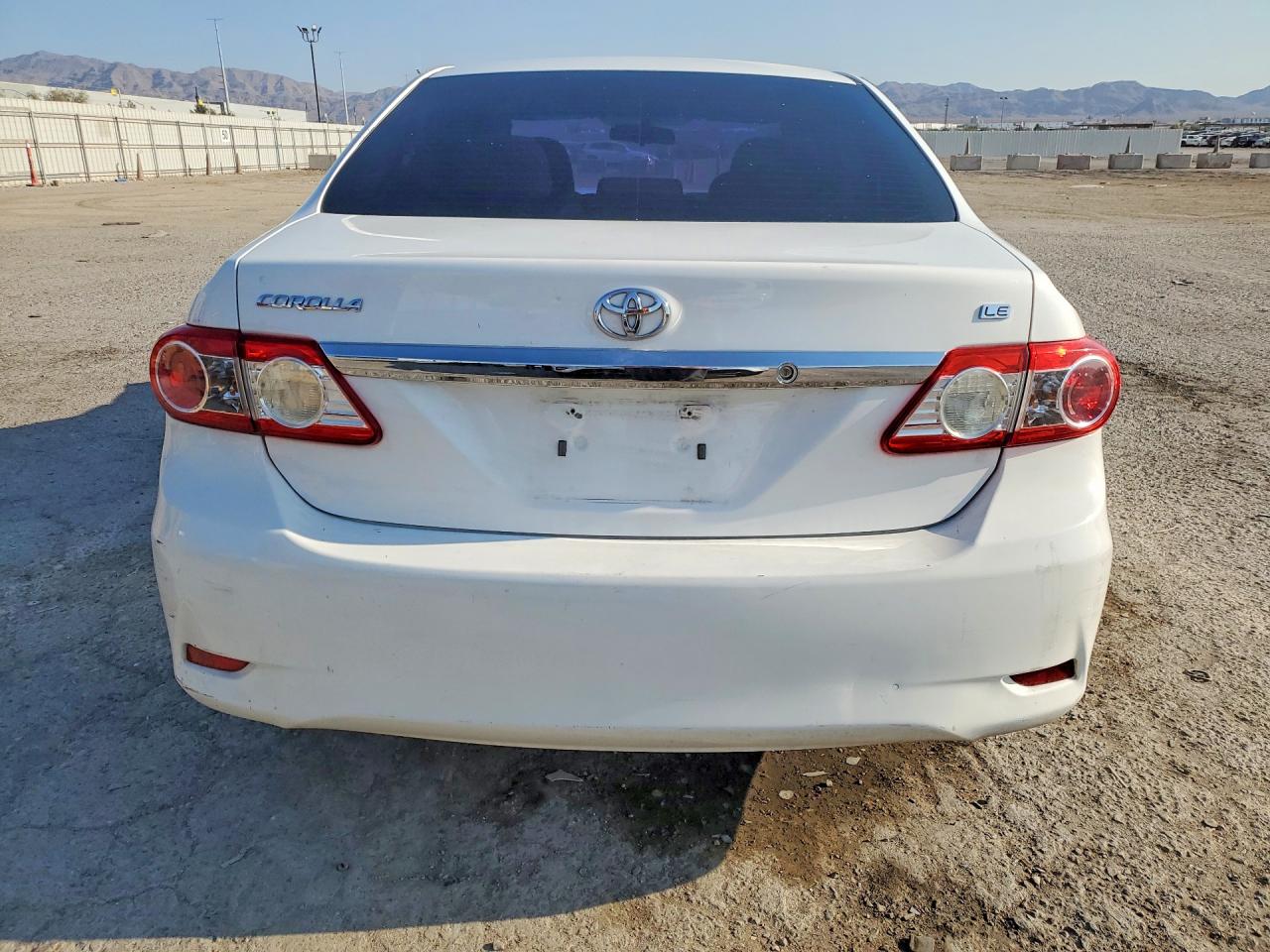 2013 Toyota Corolla White vin: 5YFBU4EE1DP159503
