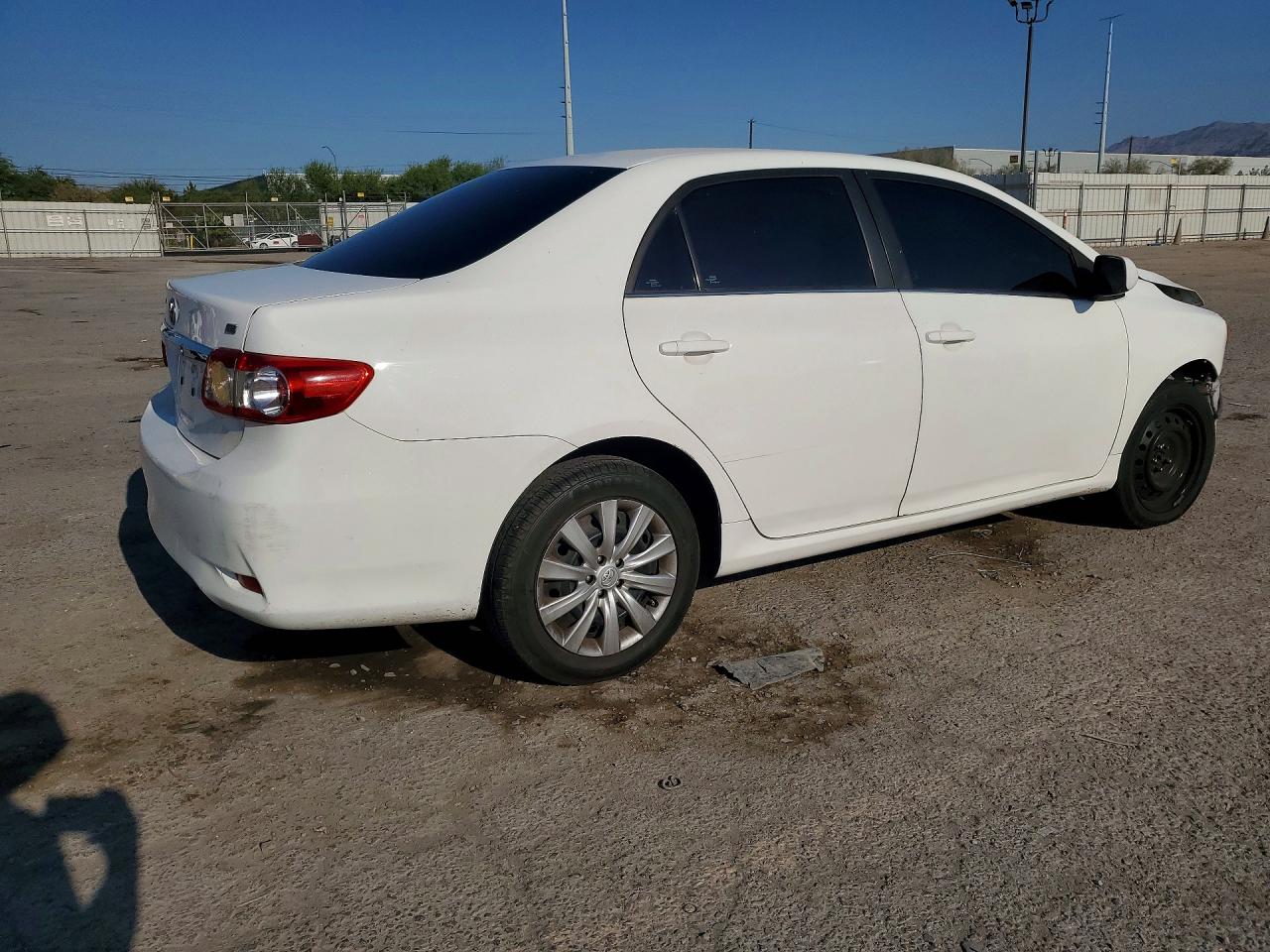 2013 Toyota Corolla White vin: 5YFBU4EE1DP159503